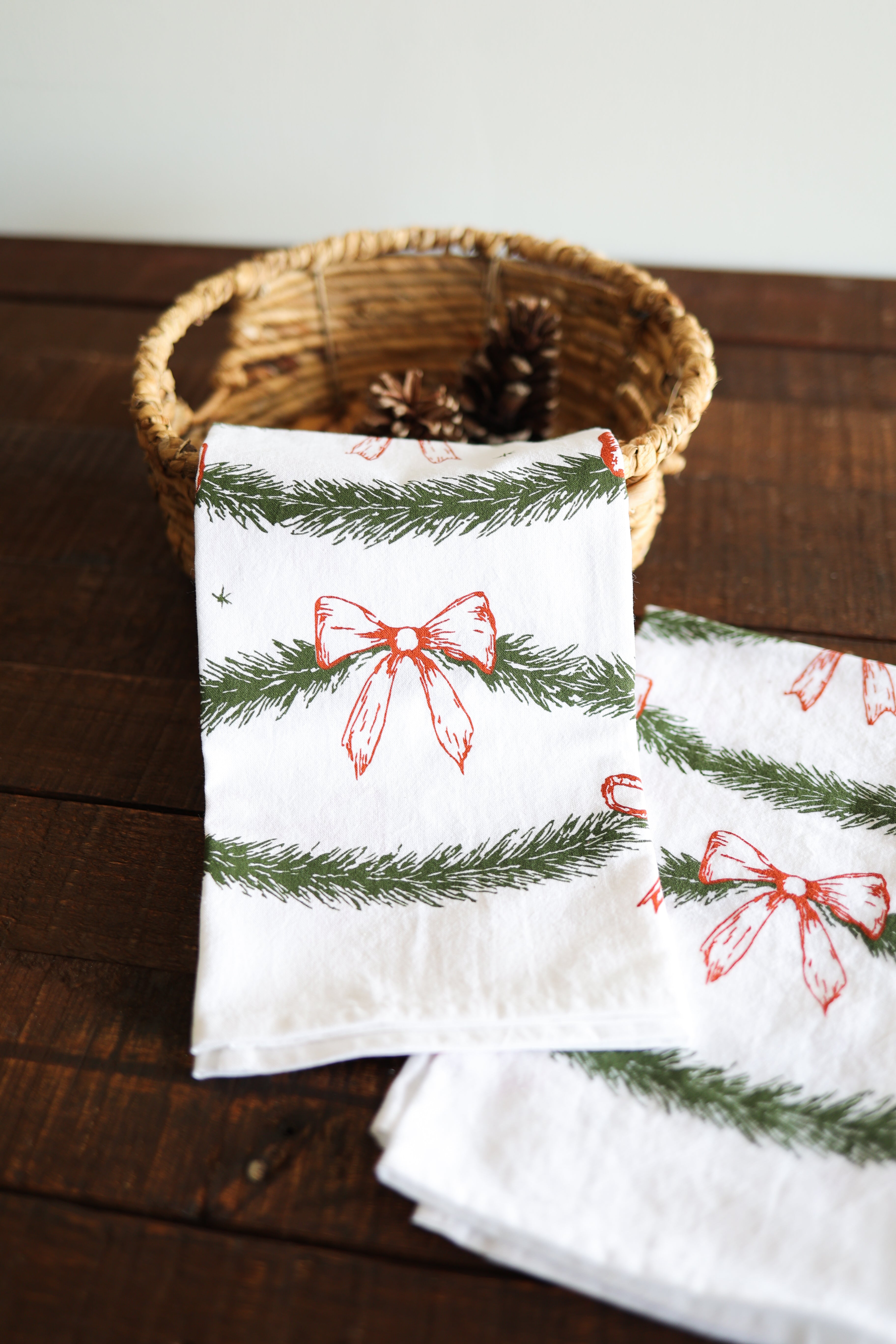 Jubilee Trading Company Garland Tea Towel - Thumbnail 2