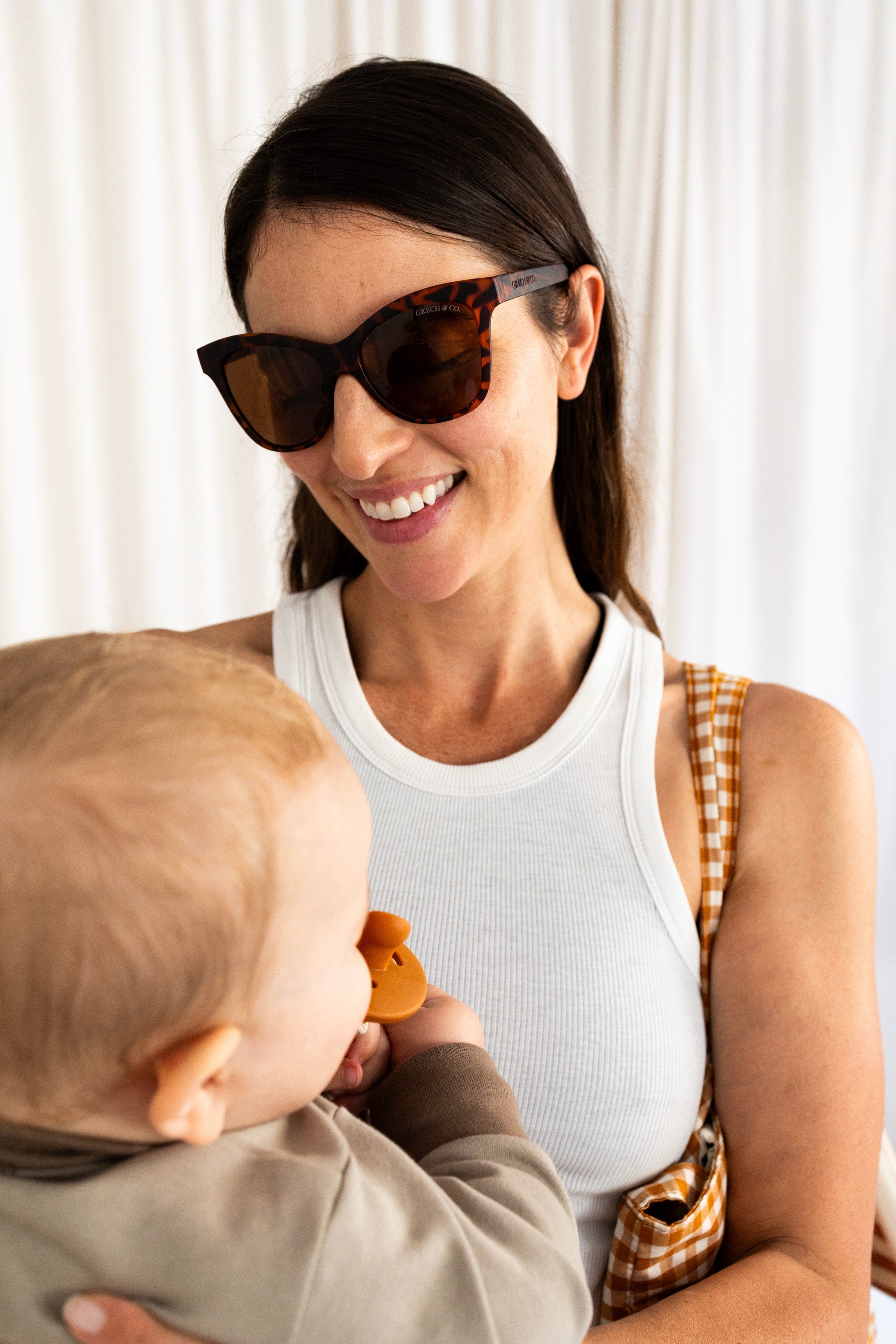 Iconic Wayfarer Ombre  | Polarized Sunglasses | Adult | 15+ Y | Tortoise