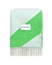 Blanket Swirl White / Apple 4.25 X 6.5 Ft