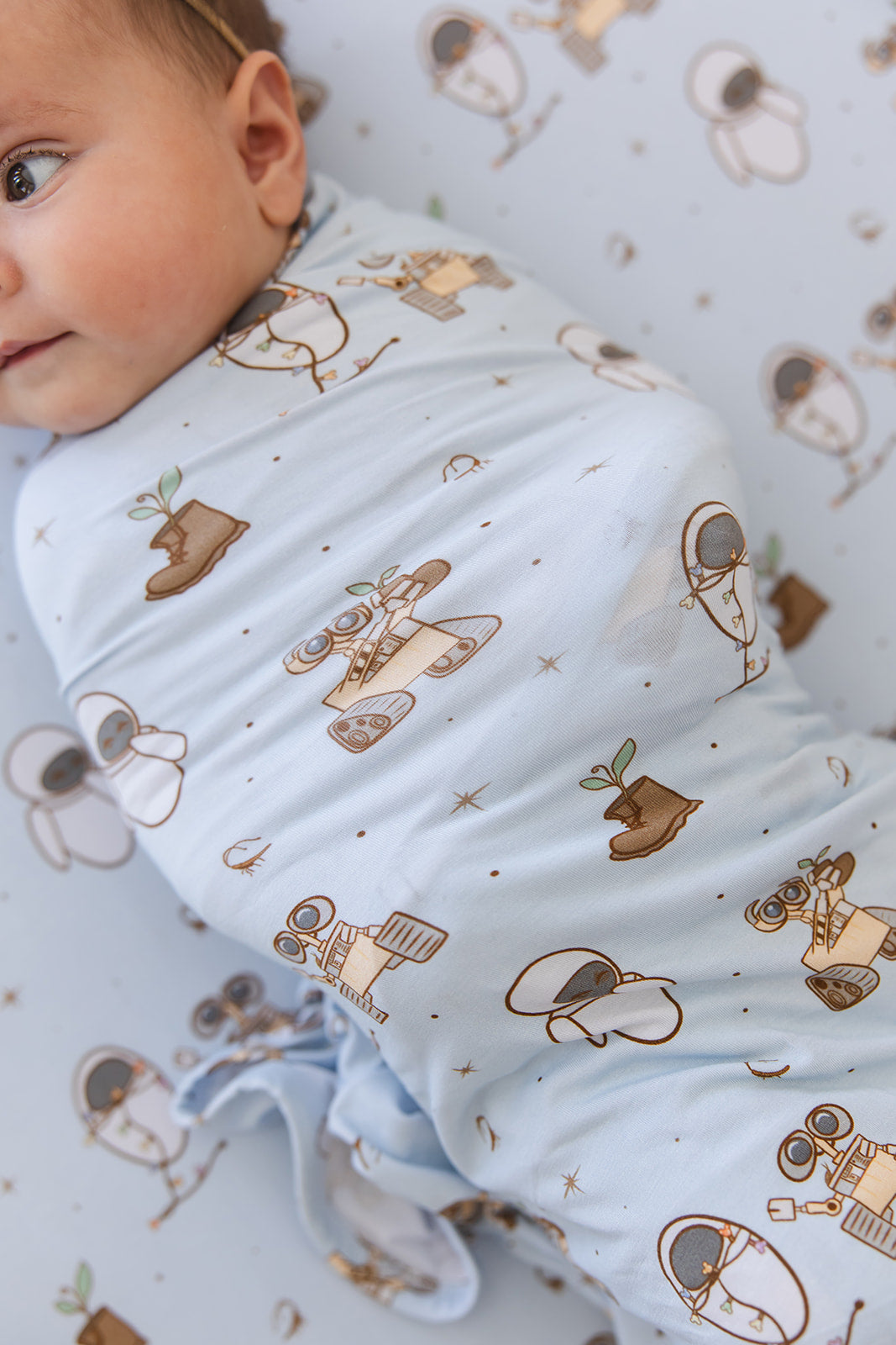 Trash Planet - Lightweight Blanket