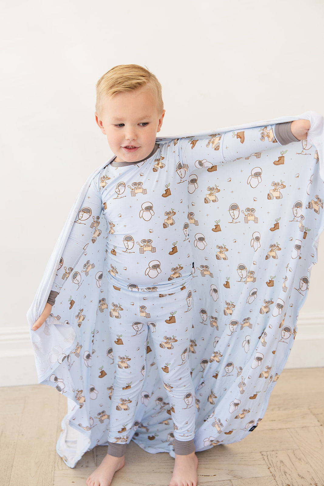 Trash Planet - Lightweight Blanket