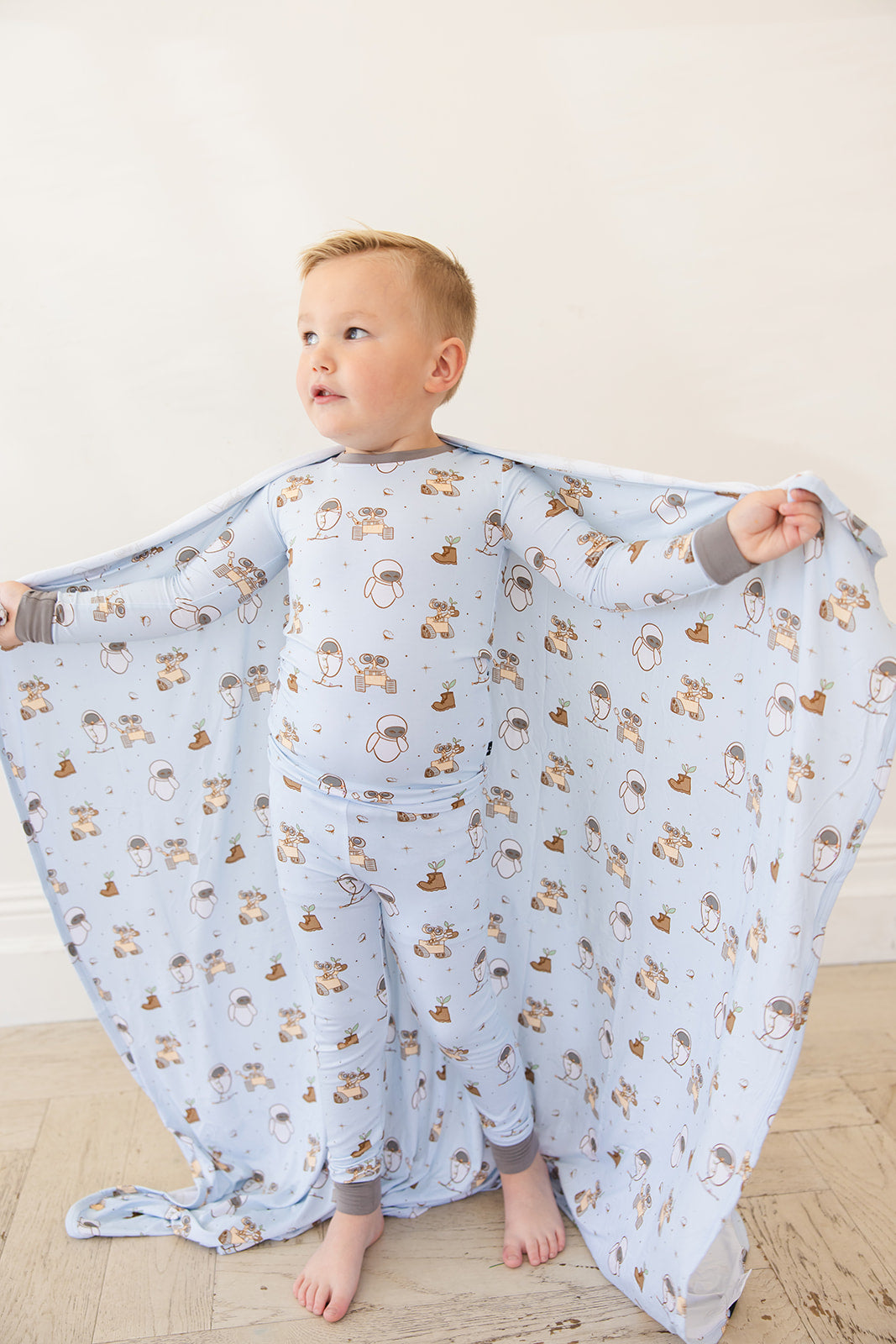 Trash Planet - Lightweight Blanket