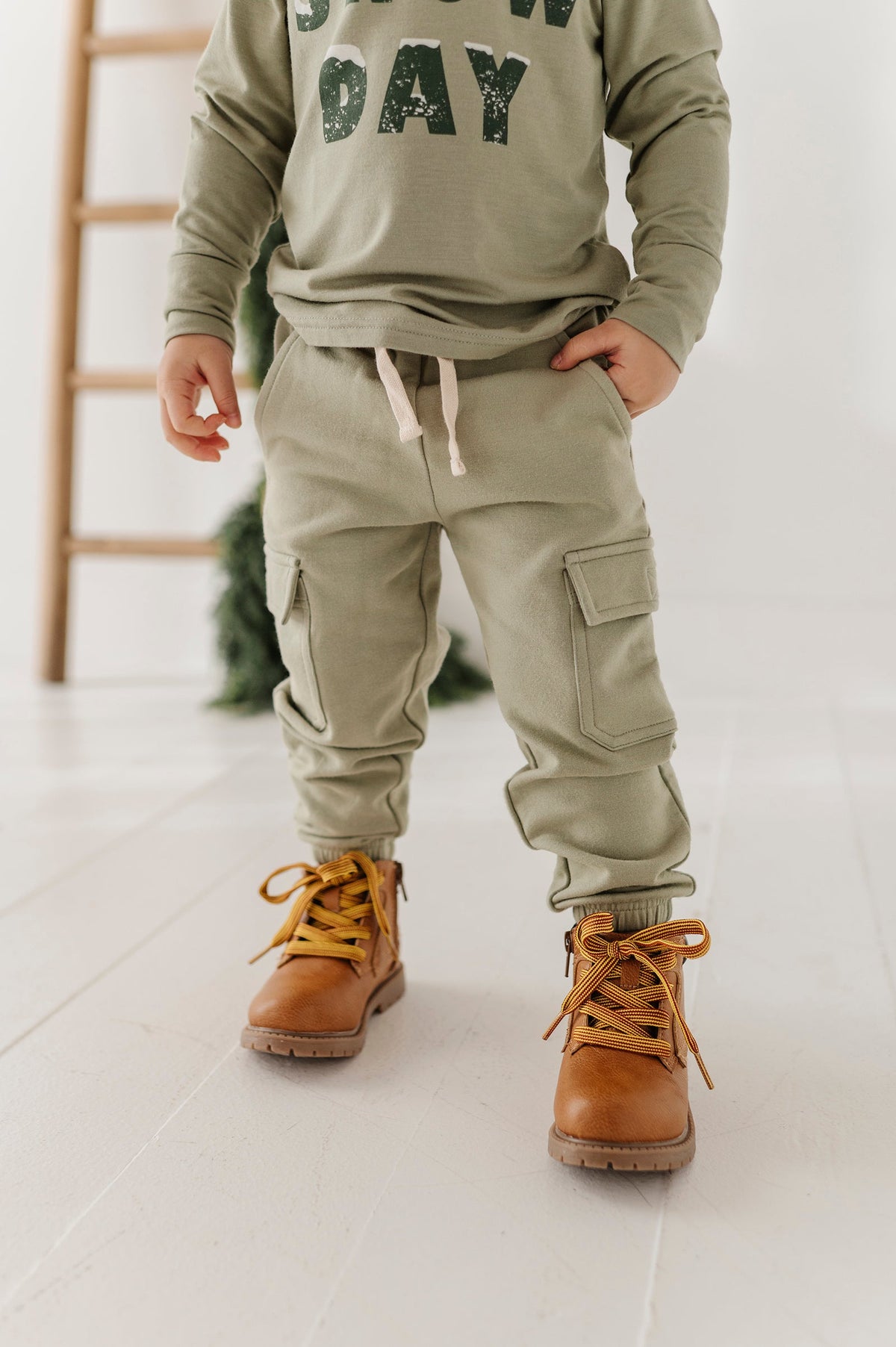 Boys Cargo Pants In Evergreen