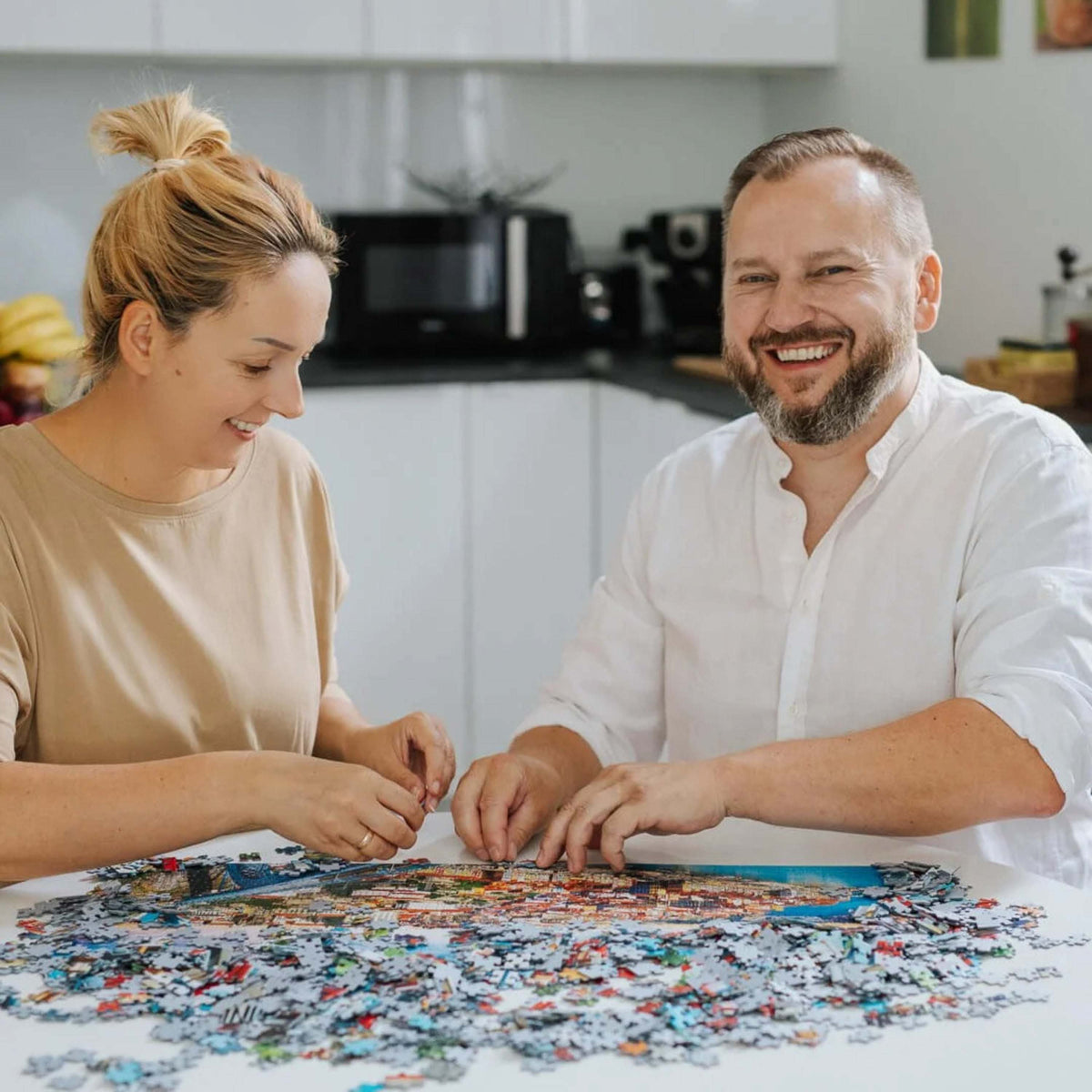 Red Seattle Skyline 1000 Piece Puzzle