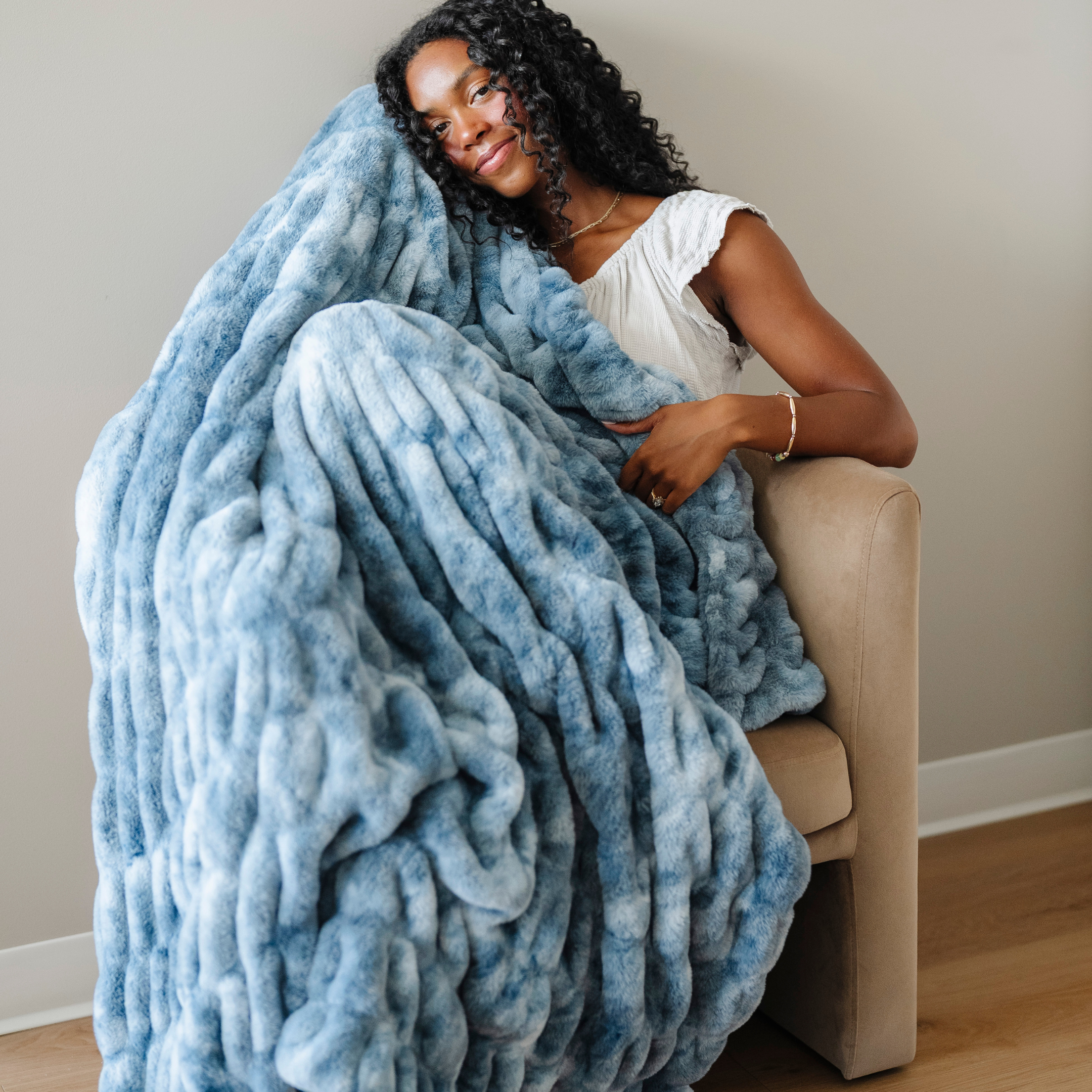 Double Ruched Faux Fur Xl Throw Blankets
