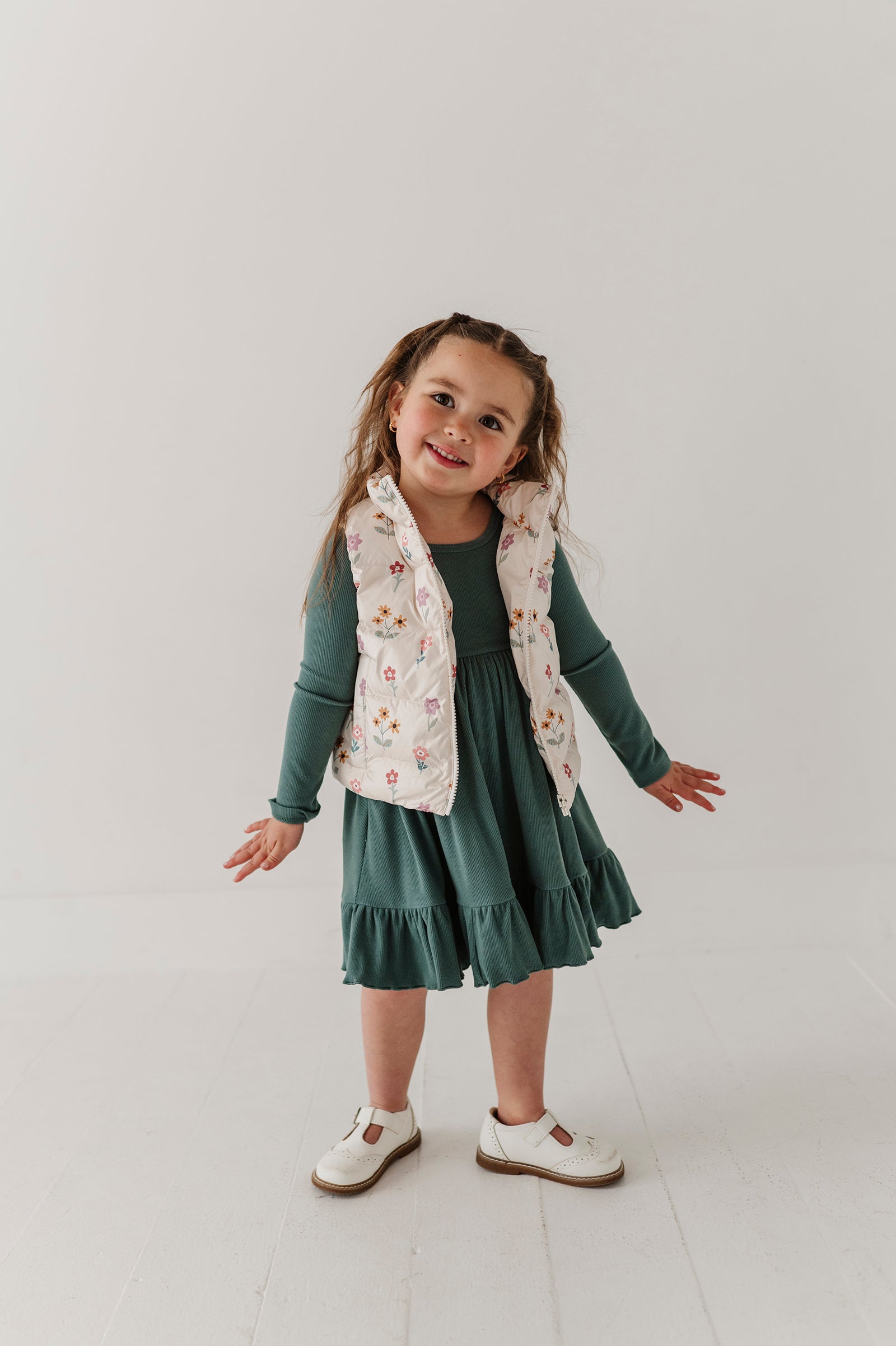 Girls Puffer Vest In Meadow Bloom