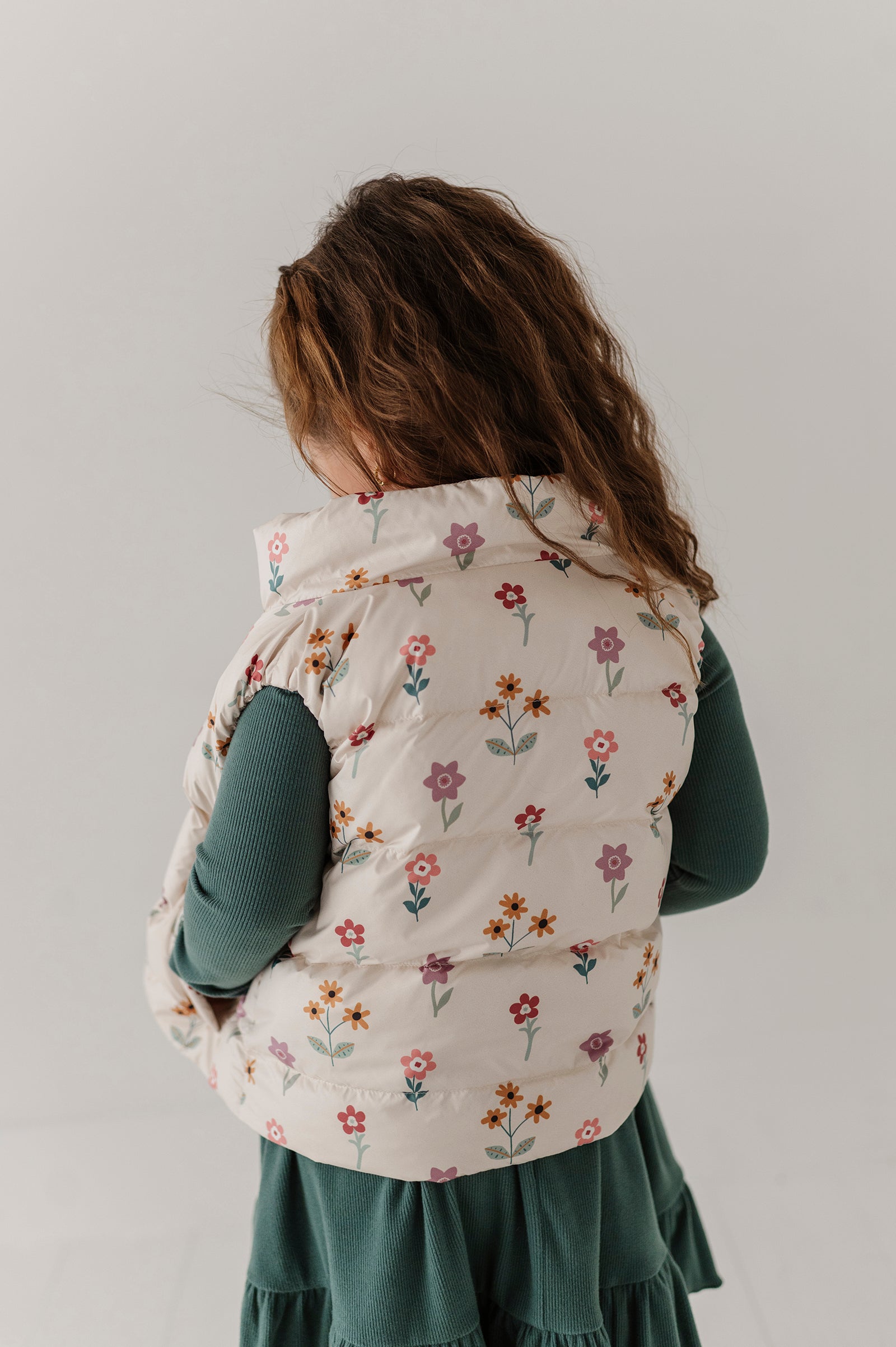 Girls Puffer Vest In Meadow Bloom