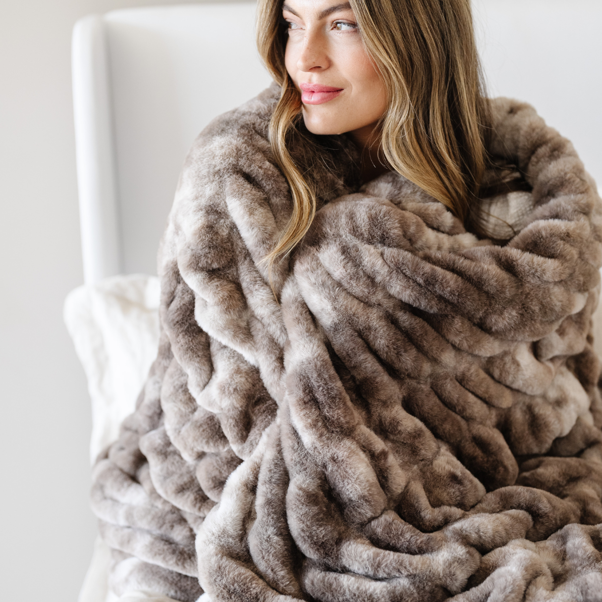 Double Ruched Faux Fur Xl Throw Blankets