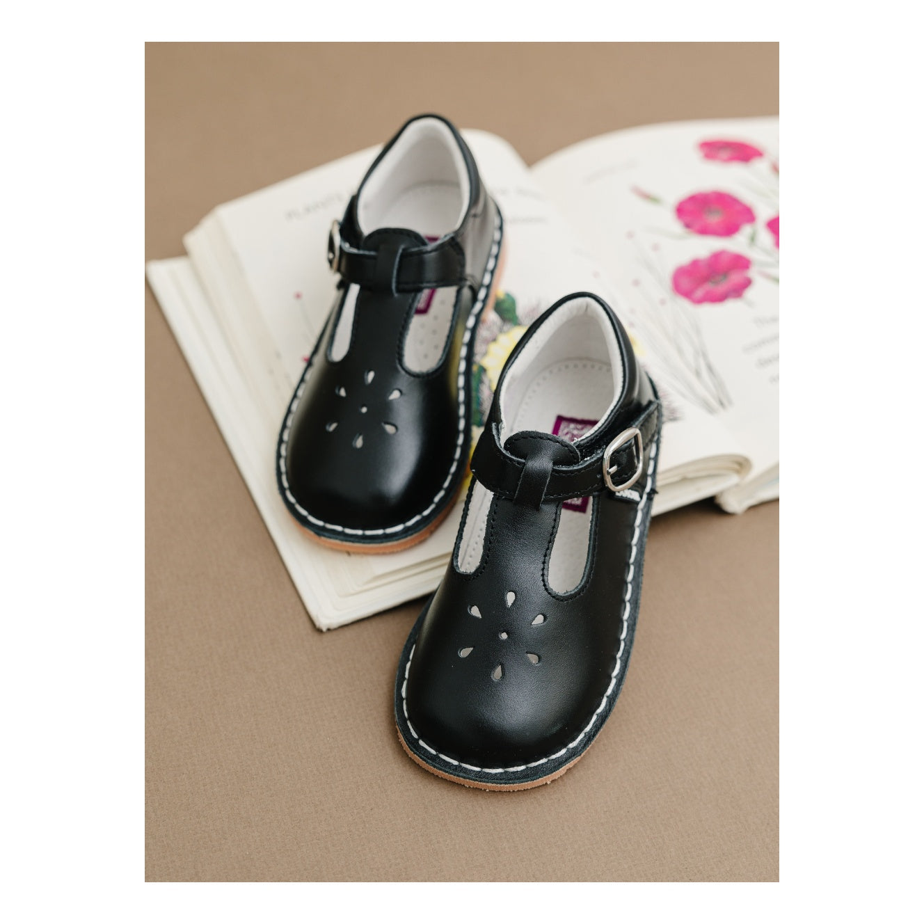 Joy Classic Leather T-strap Mary Jane