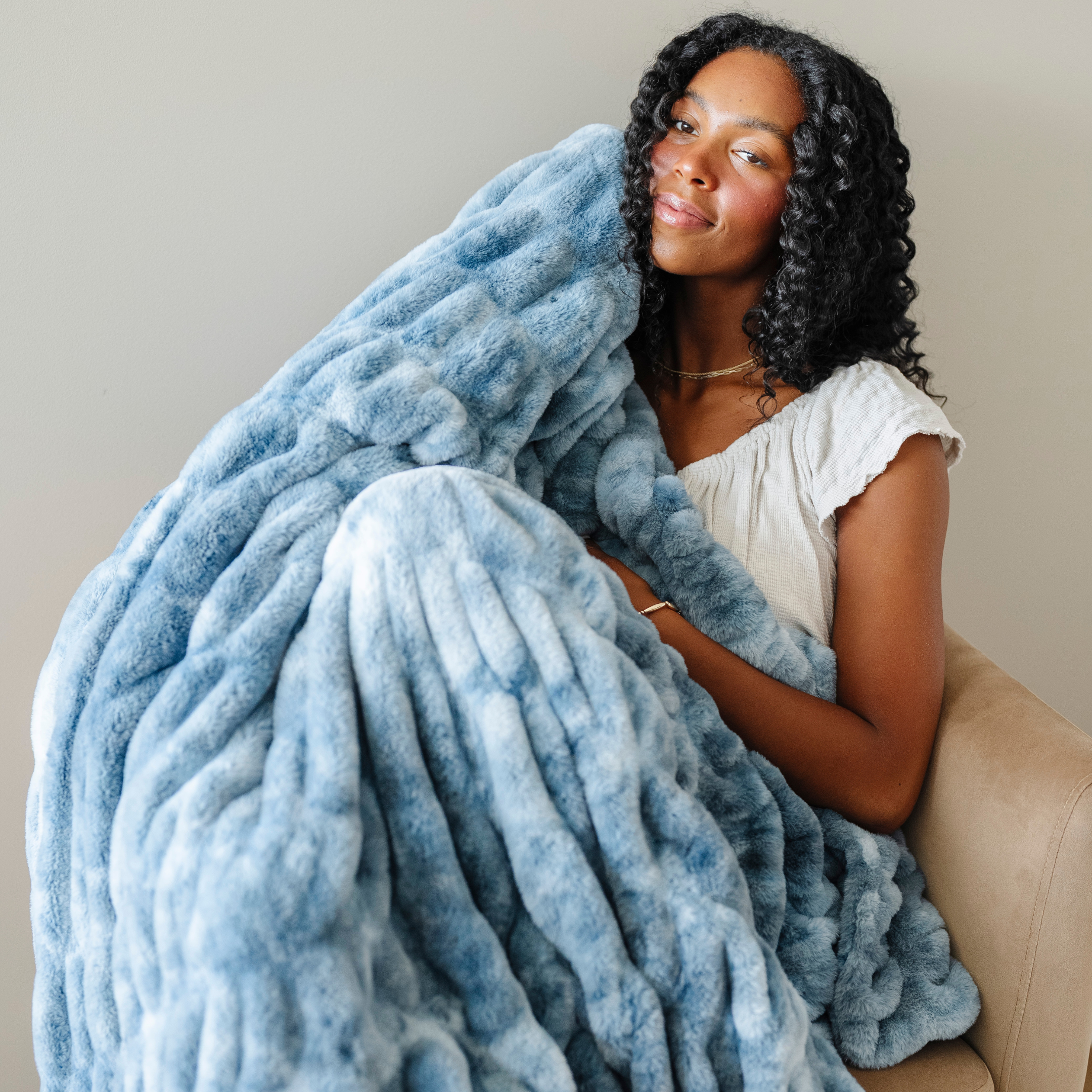 Double Ruched Faux Fur Throw Blankets