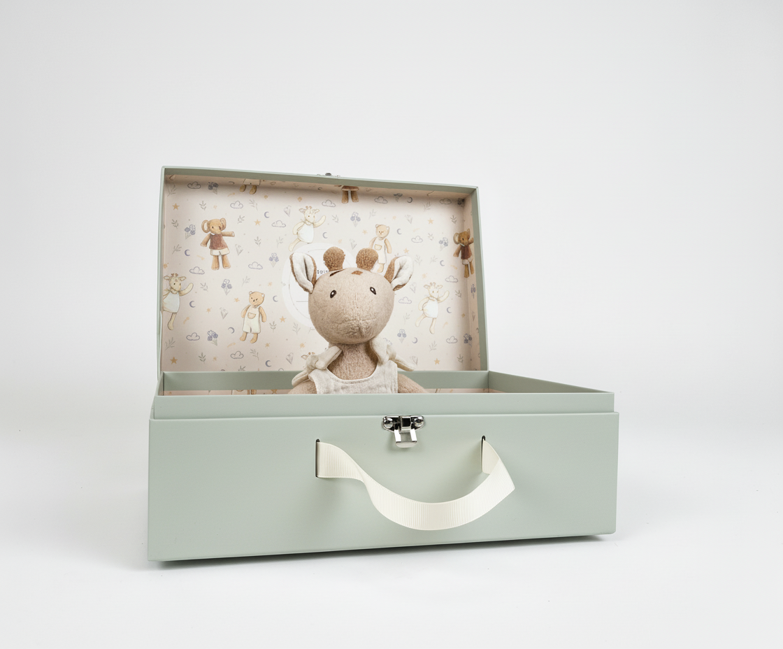 Leonie the Giraffe Gift Box