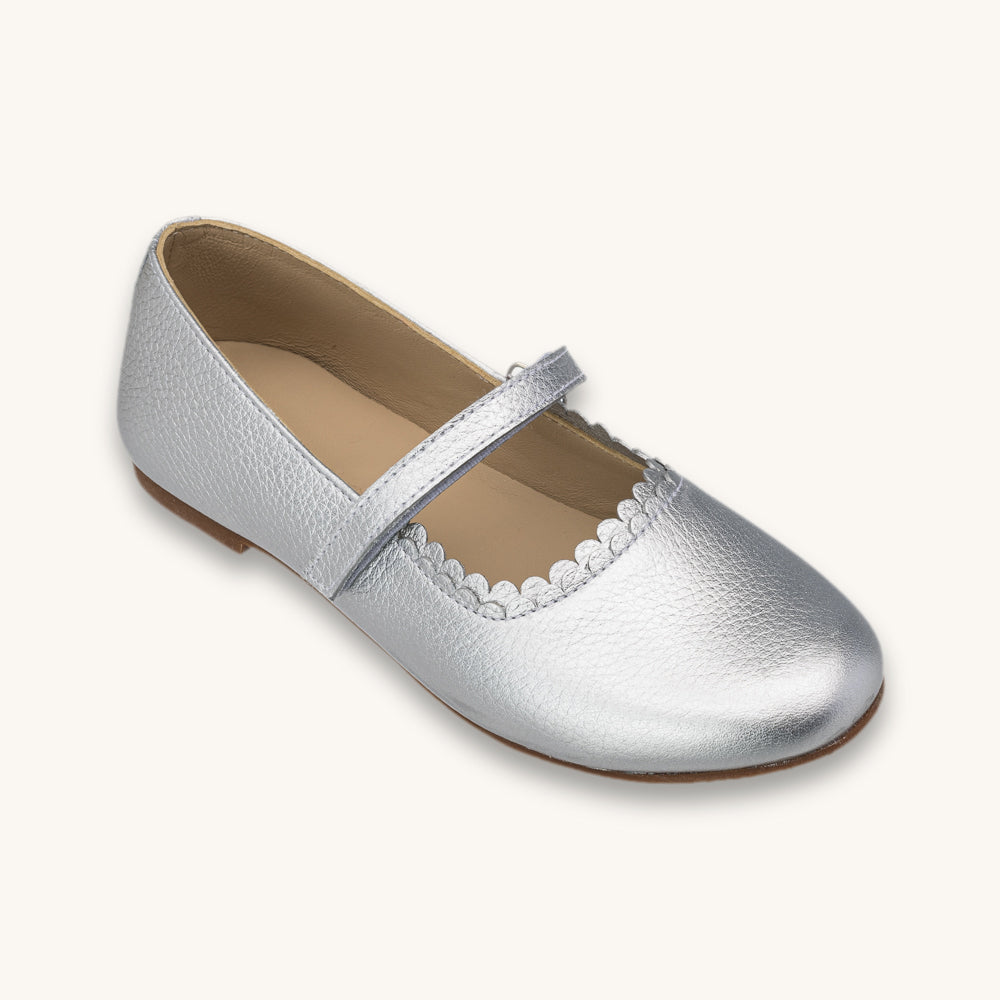 Aria Flat Silver