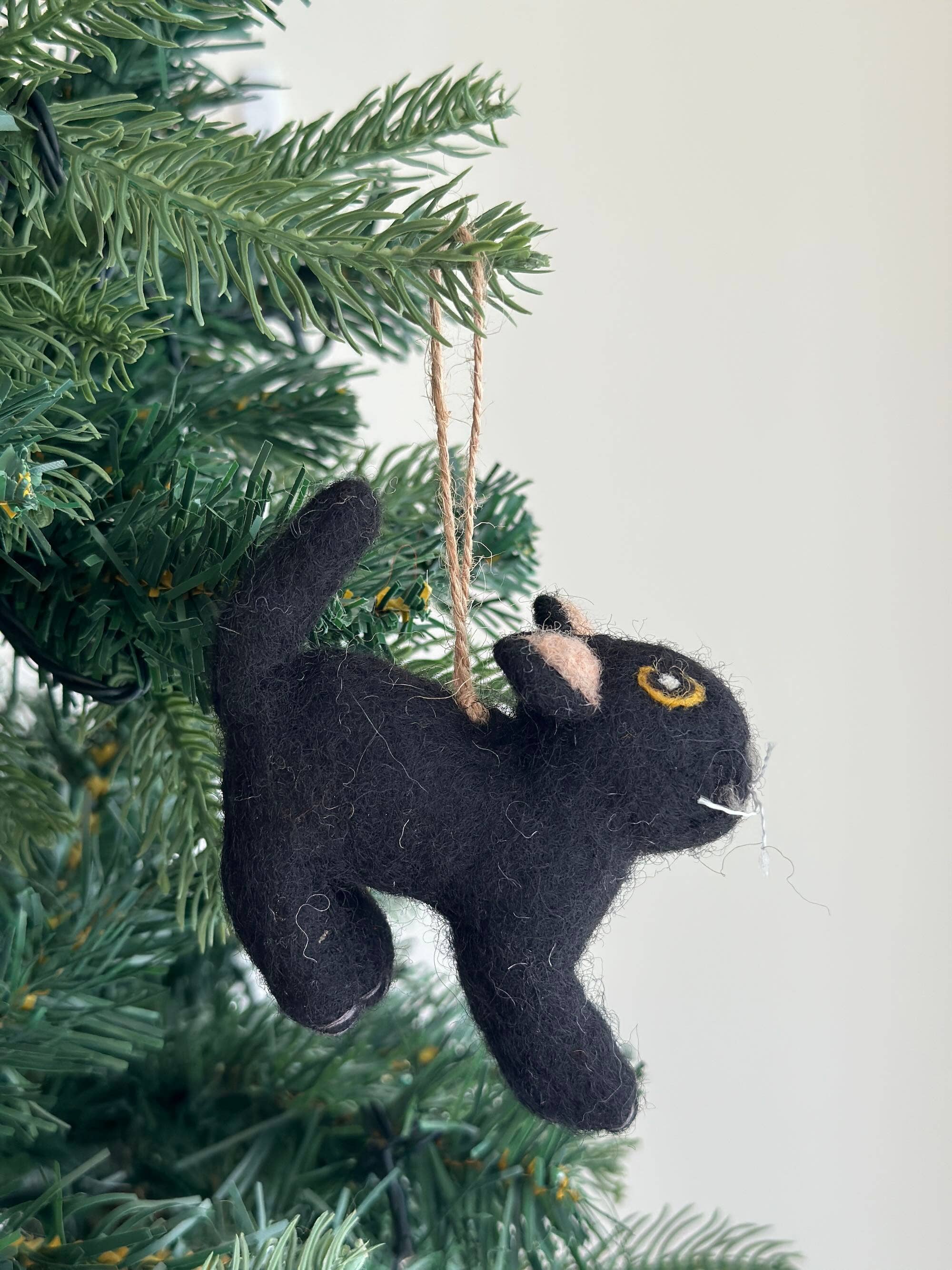 Felt Ornament - Playful Cat
