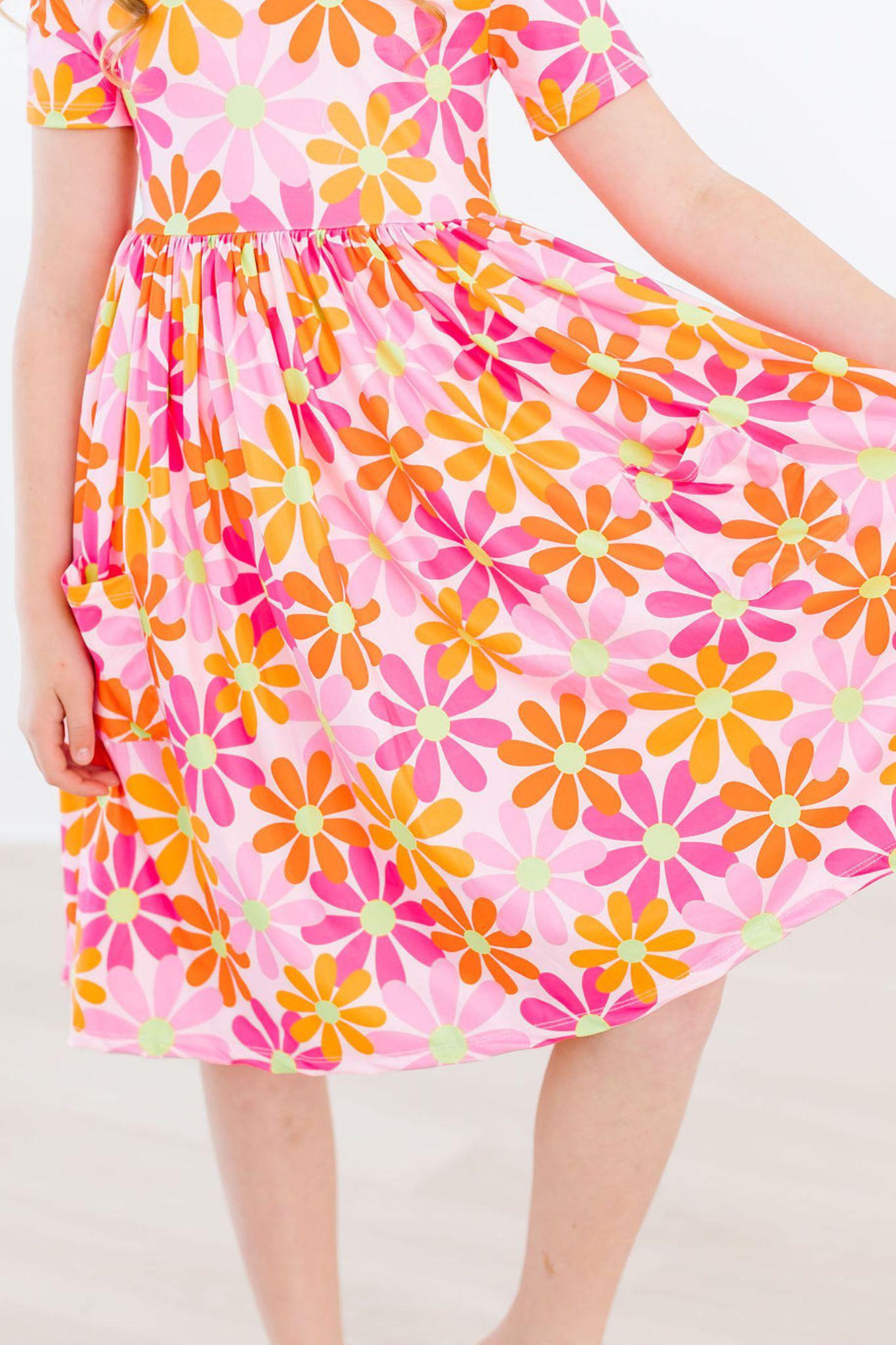 Retro Daisies S/s Pocket Twirl Dress