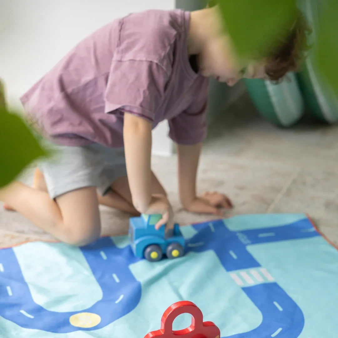 Play Towel On The Road