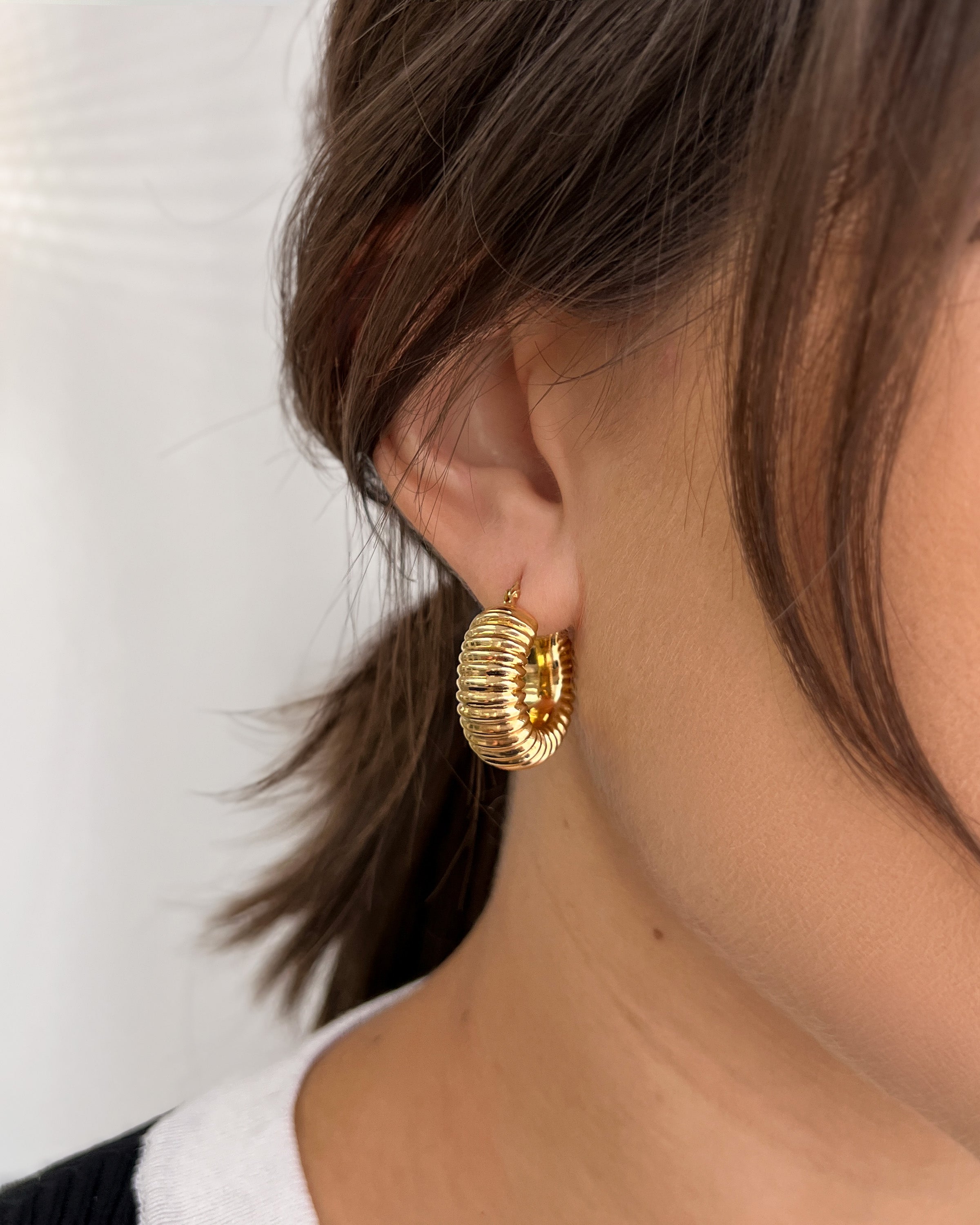 14k Gold Ribbed Bubble Hoop Earrings