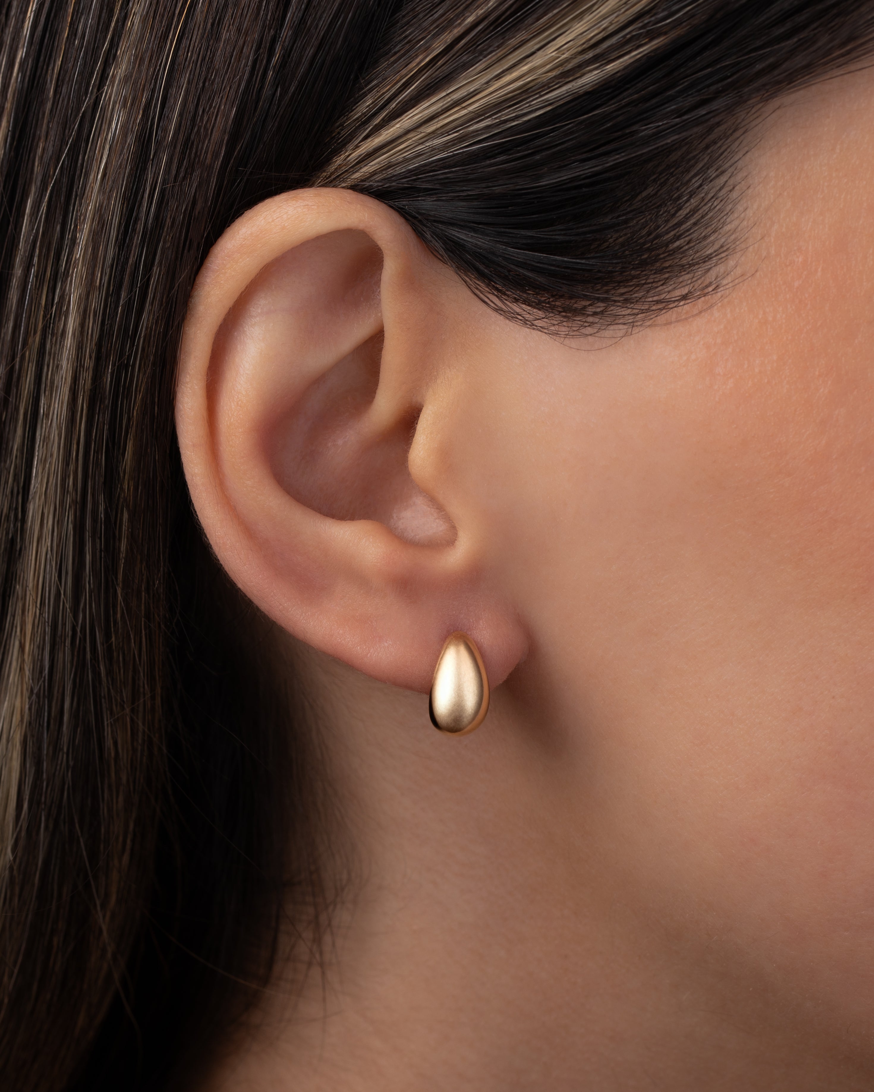 14k Gold Thick Dome Huggie Earrings