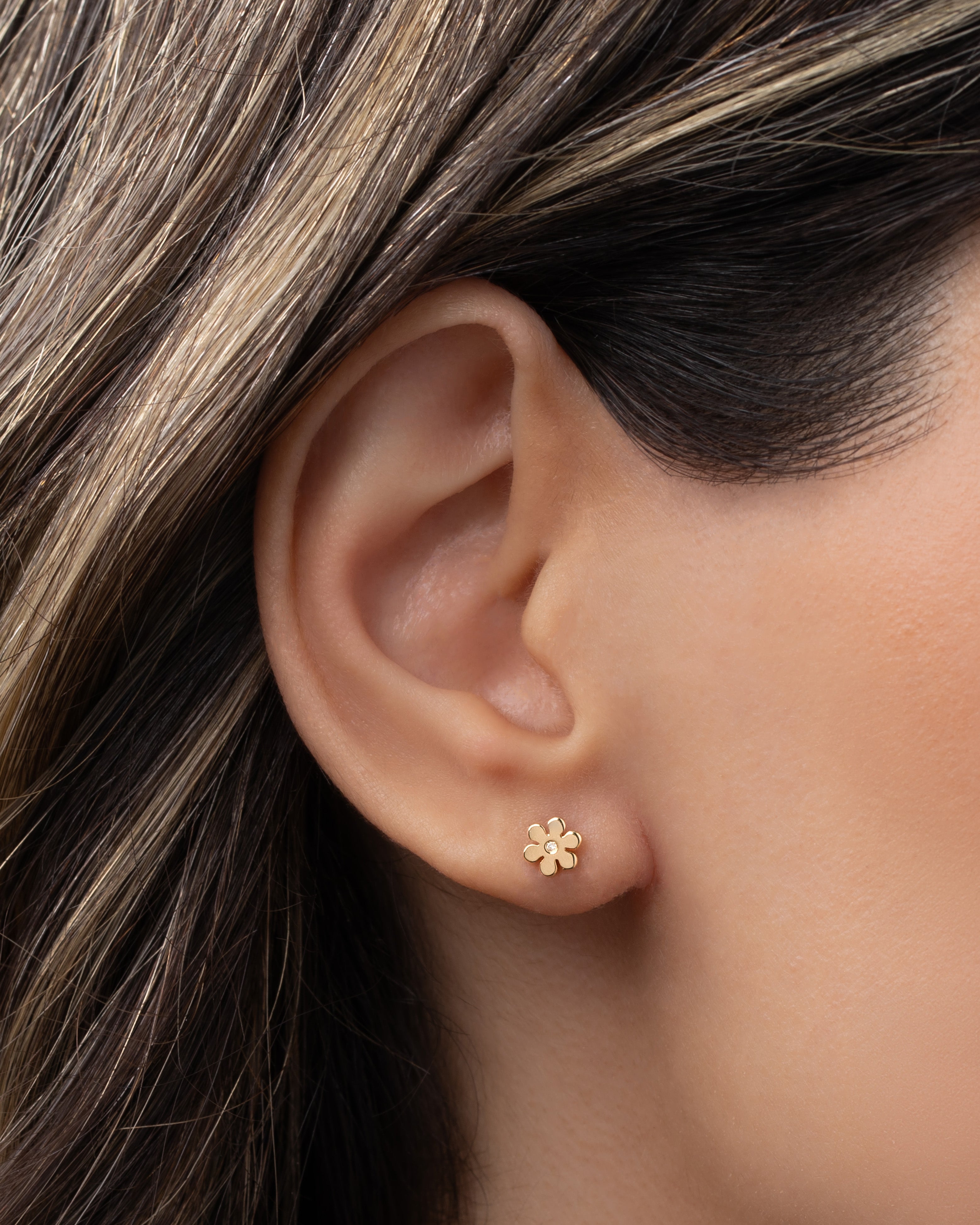 14k Gold Tiny Flower With Diamond Stud Earring