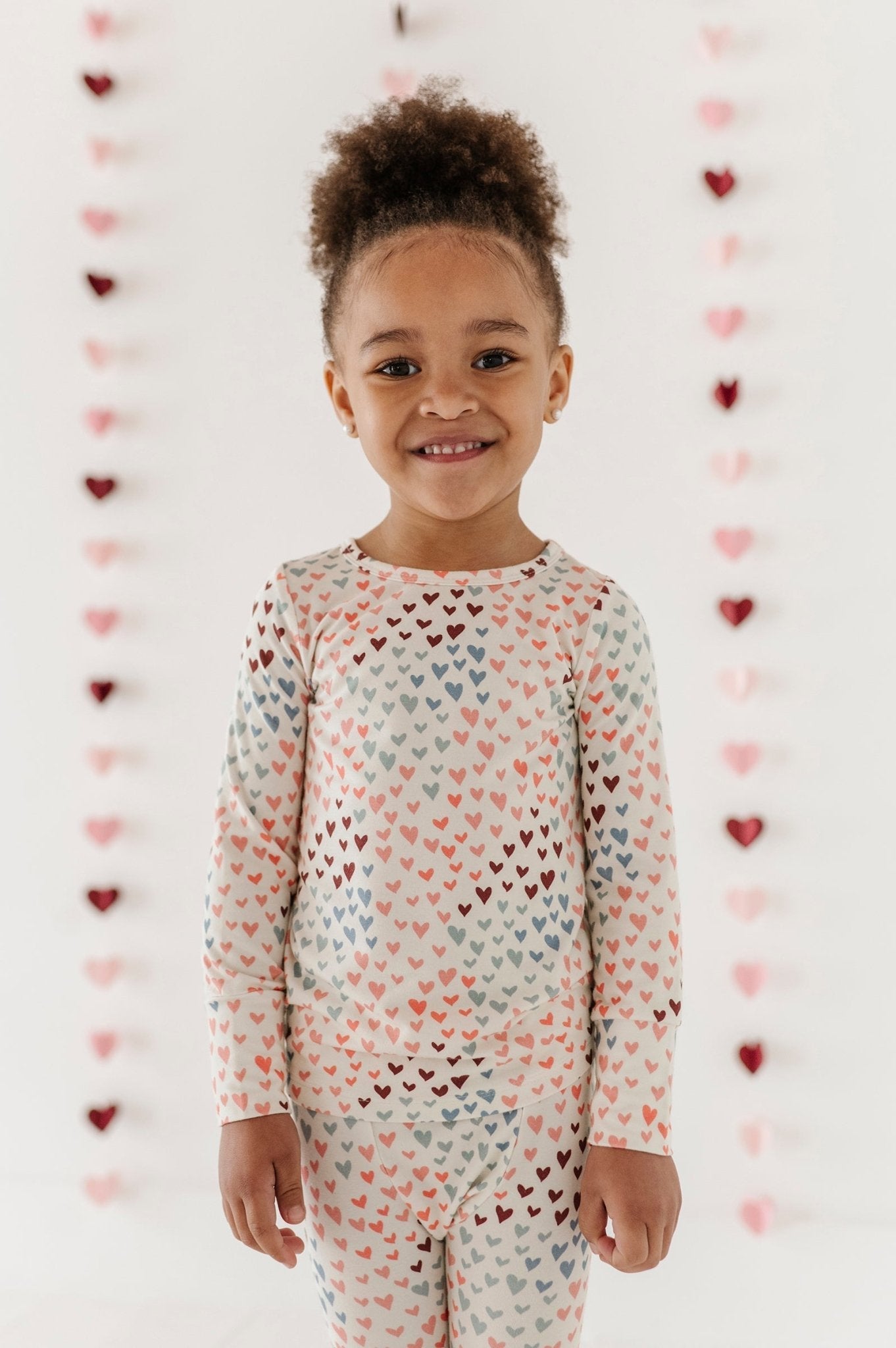 Girls Long Sleeve Lounge Set In Rainbow Hearts