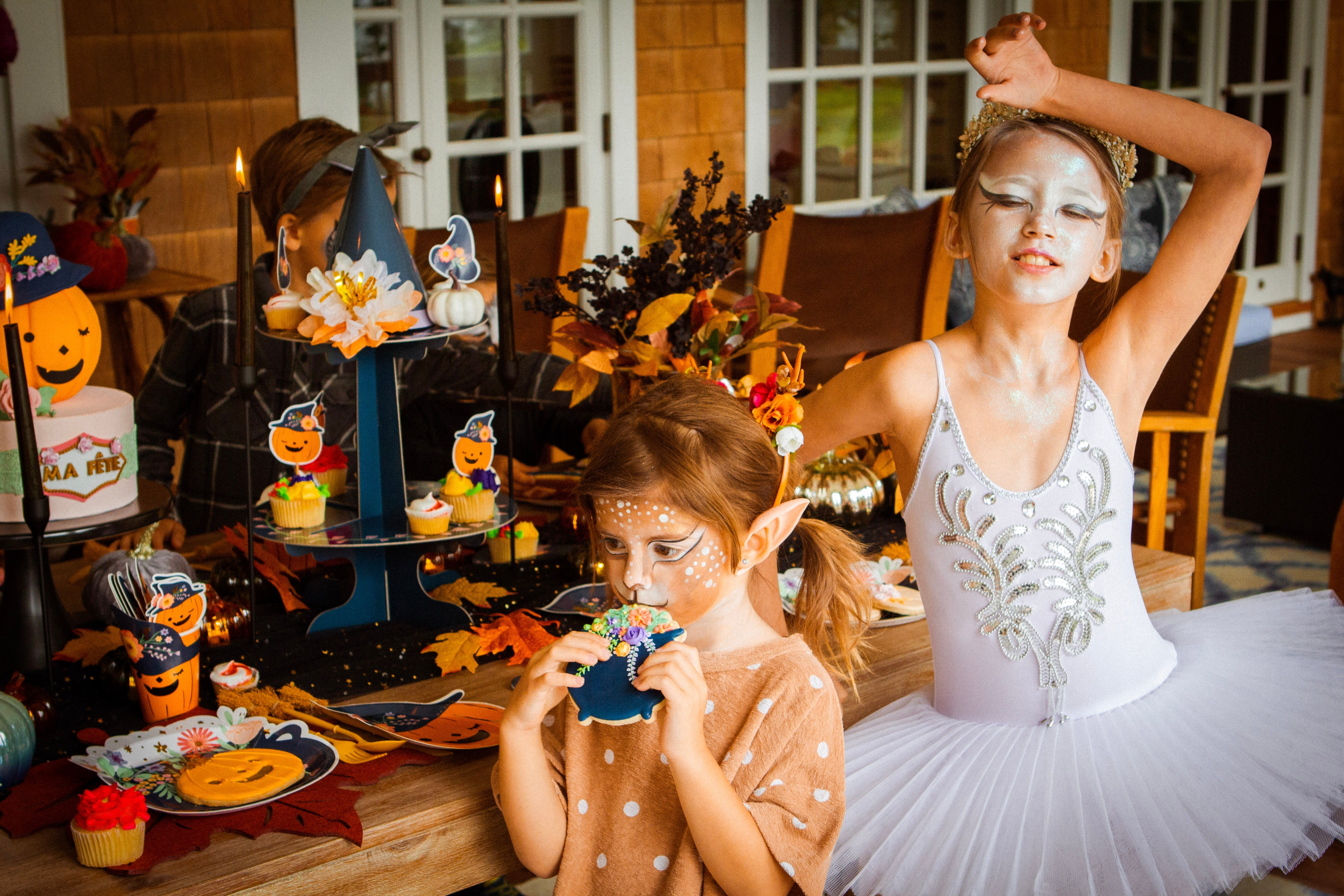 Witch's Hat Cupcake Stand