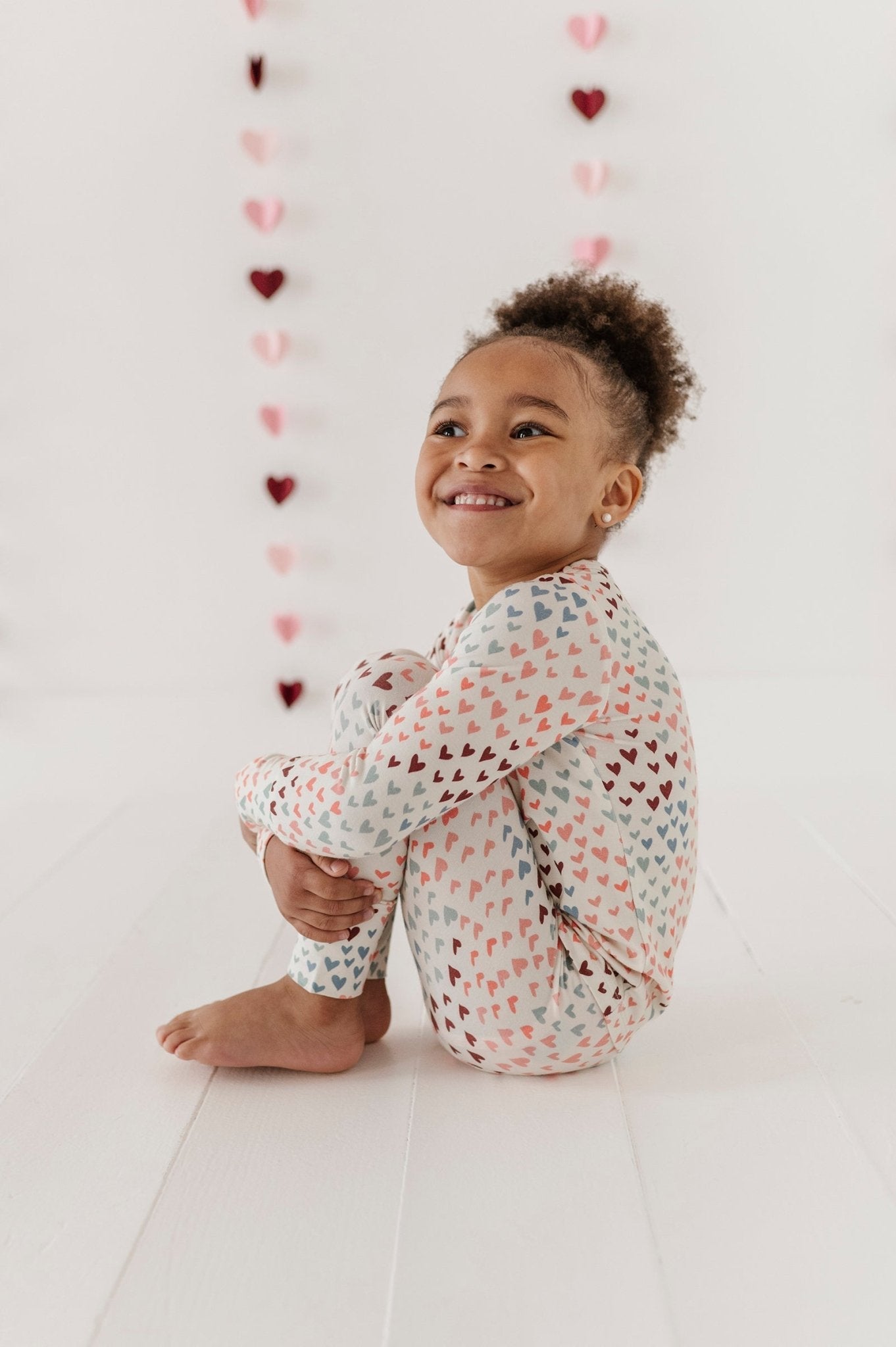 Girls Long Sleeve Lounge Set In Rainbow Hearts