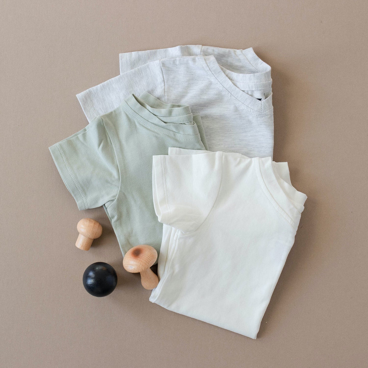 V-neck Signature Tee | Gray