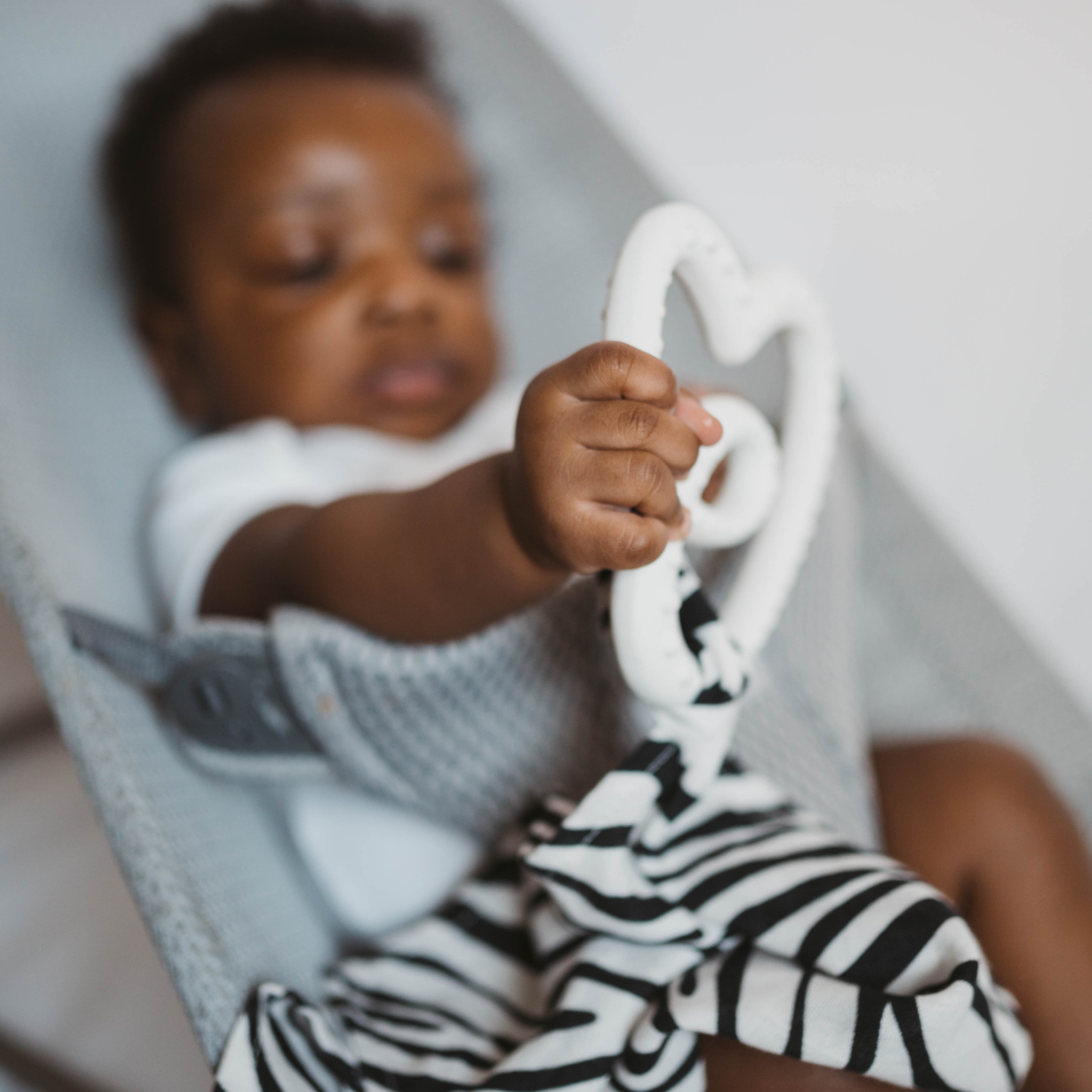 Sensory Teether With Mini Muslin - White/zebra