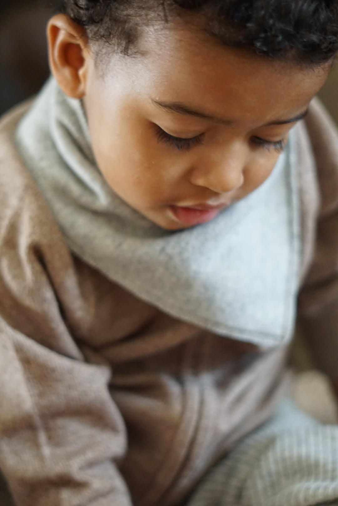 Cashmere Triangle Bib Scarf | Gray Melange