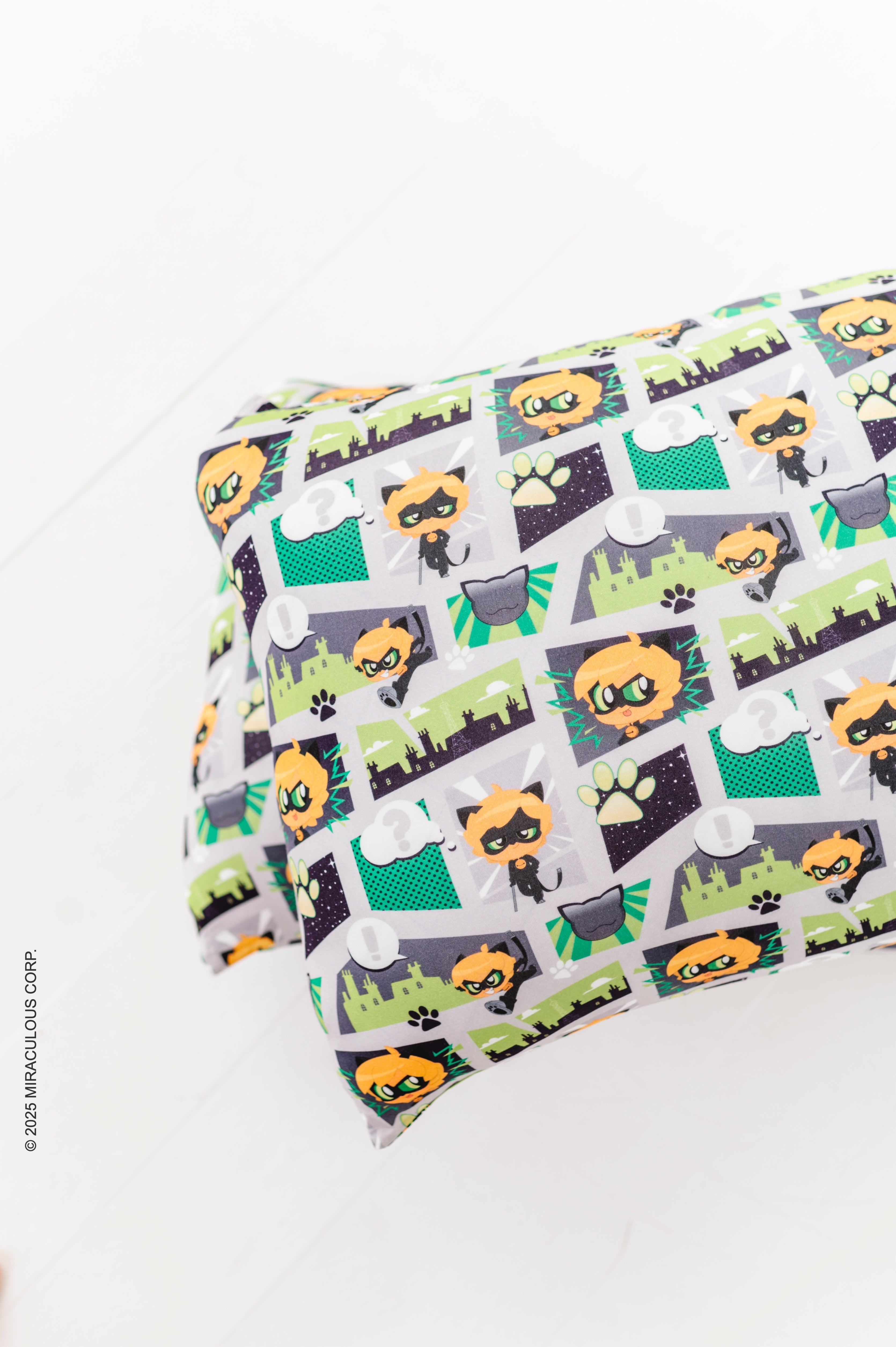 Miraculous™ Chibi Zipper Pillowcase Set: Cat Noir