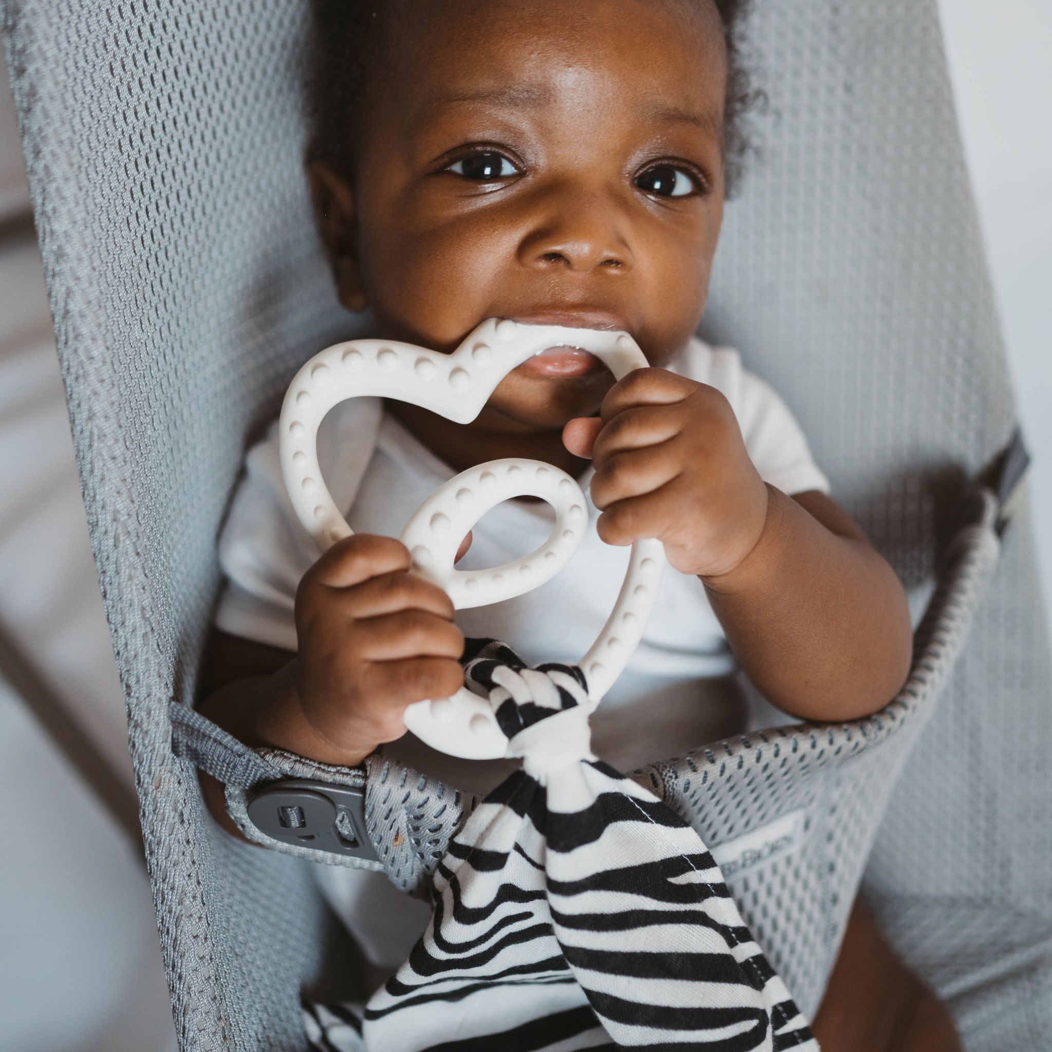 Sensory Teether With Mini Muslin - White/zebra