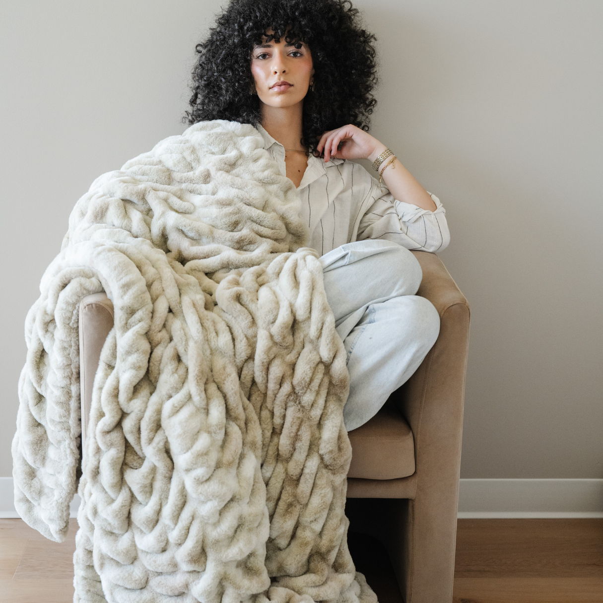 Double Ruched Faux Fur Xl Throw Blankets