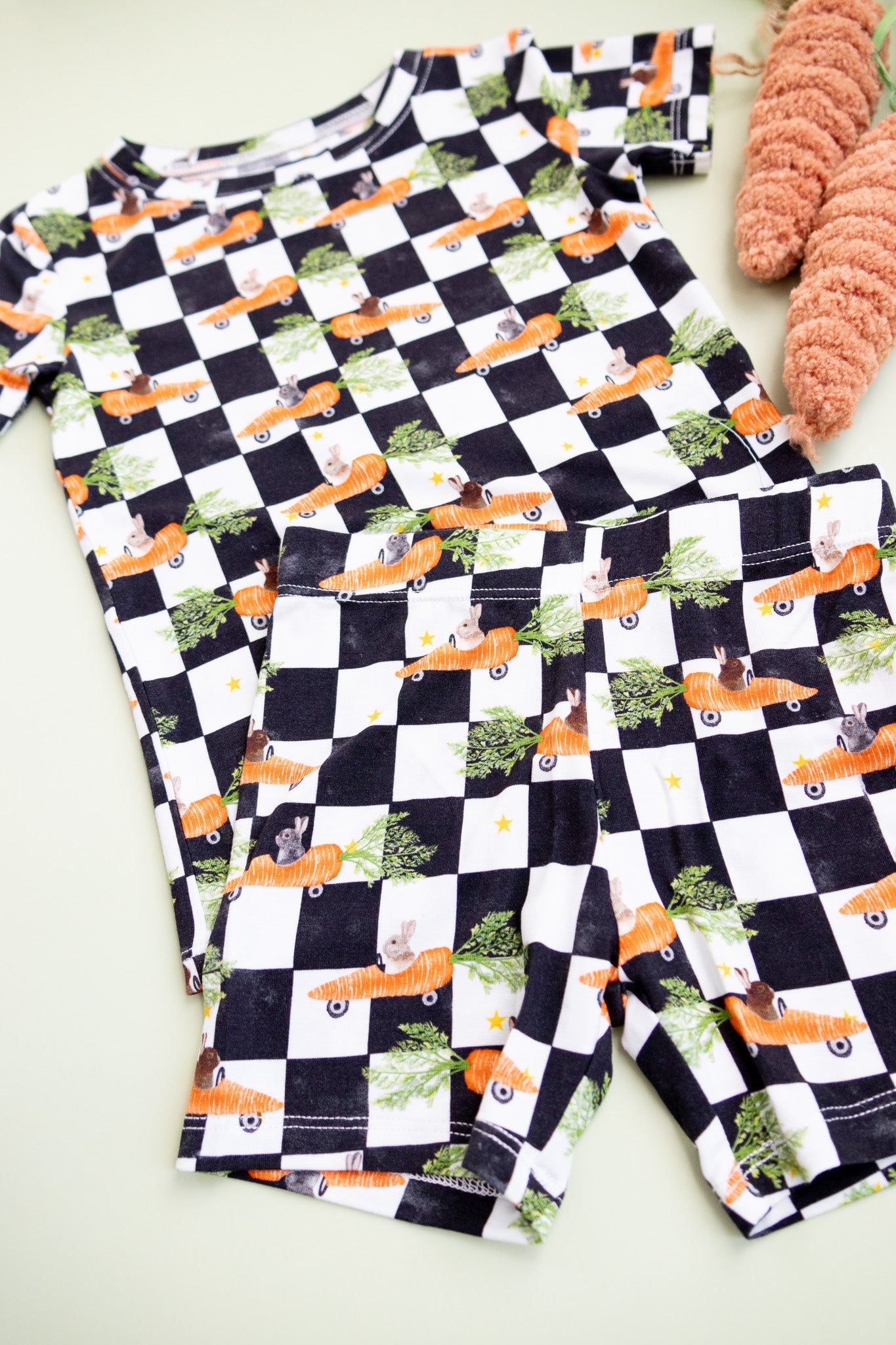 Racing Carrot Checkers Dream Short Set
