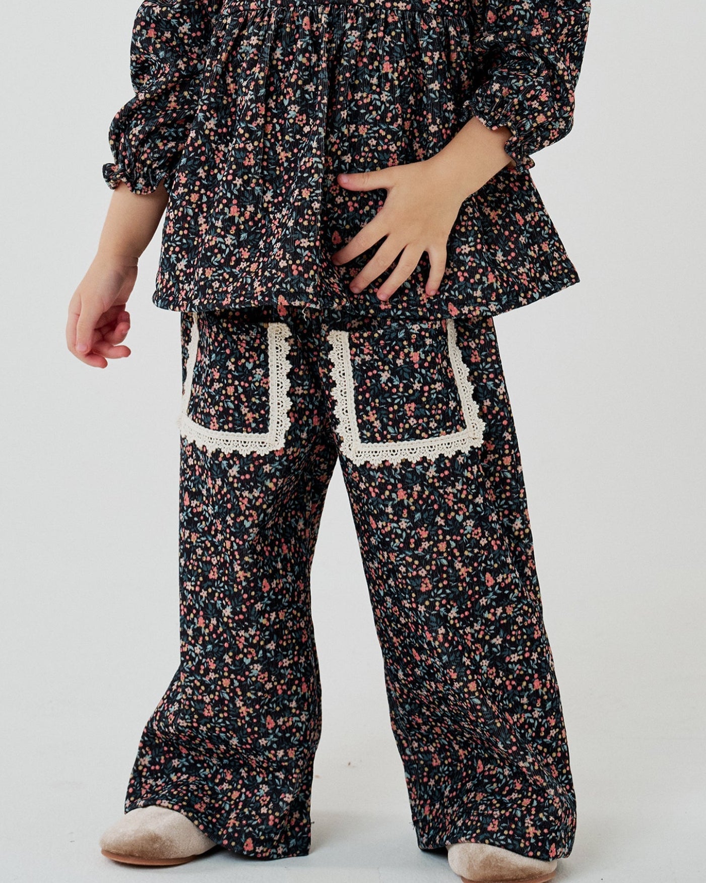 Amelia Lace Pocket Pants