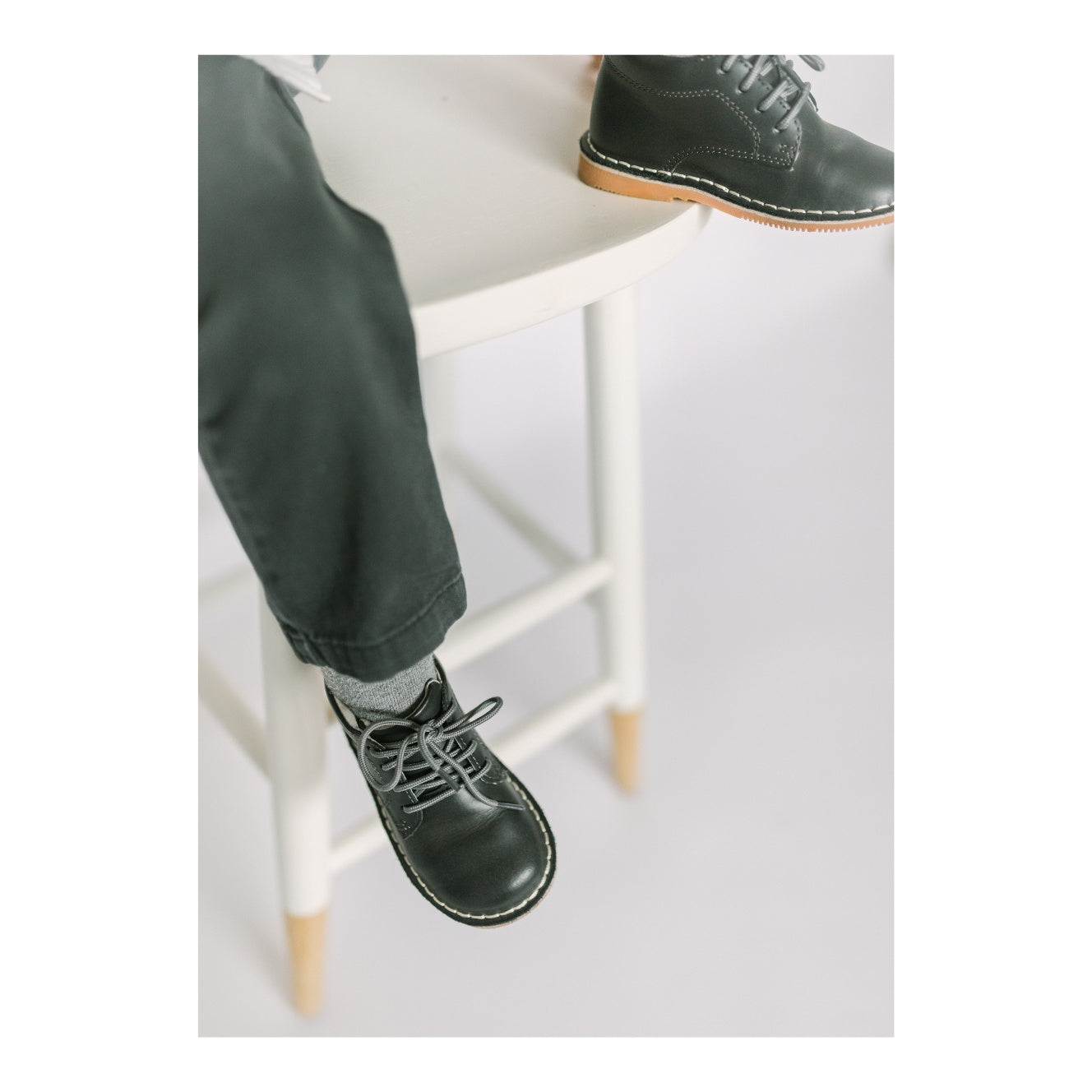 Tuck Mid-top Lace Up Shoe