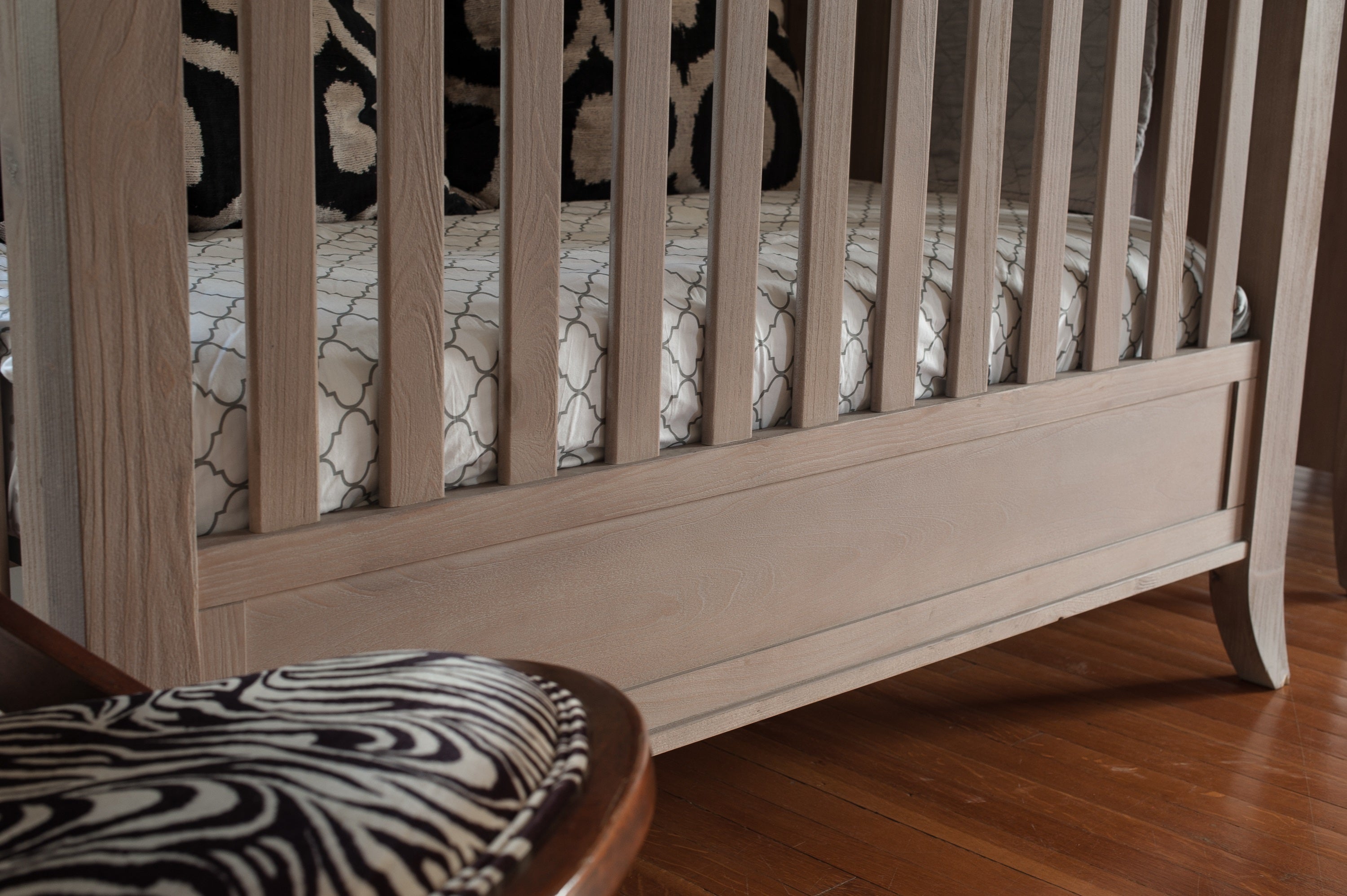 Cameo Sleigh 4-in-1 Convertible Crib
