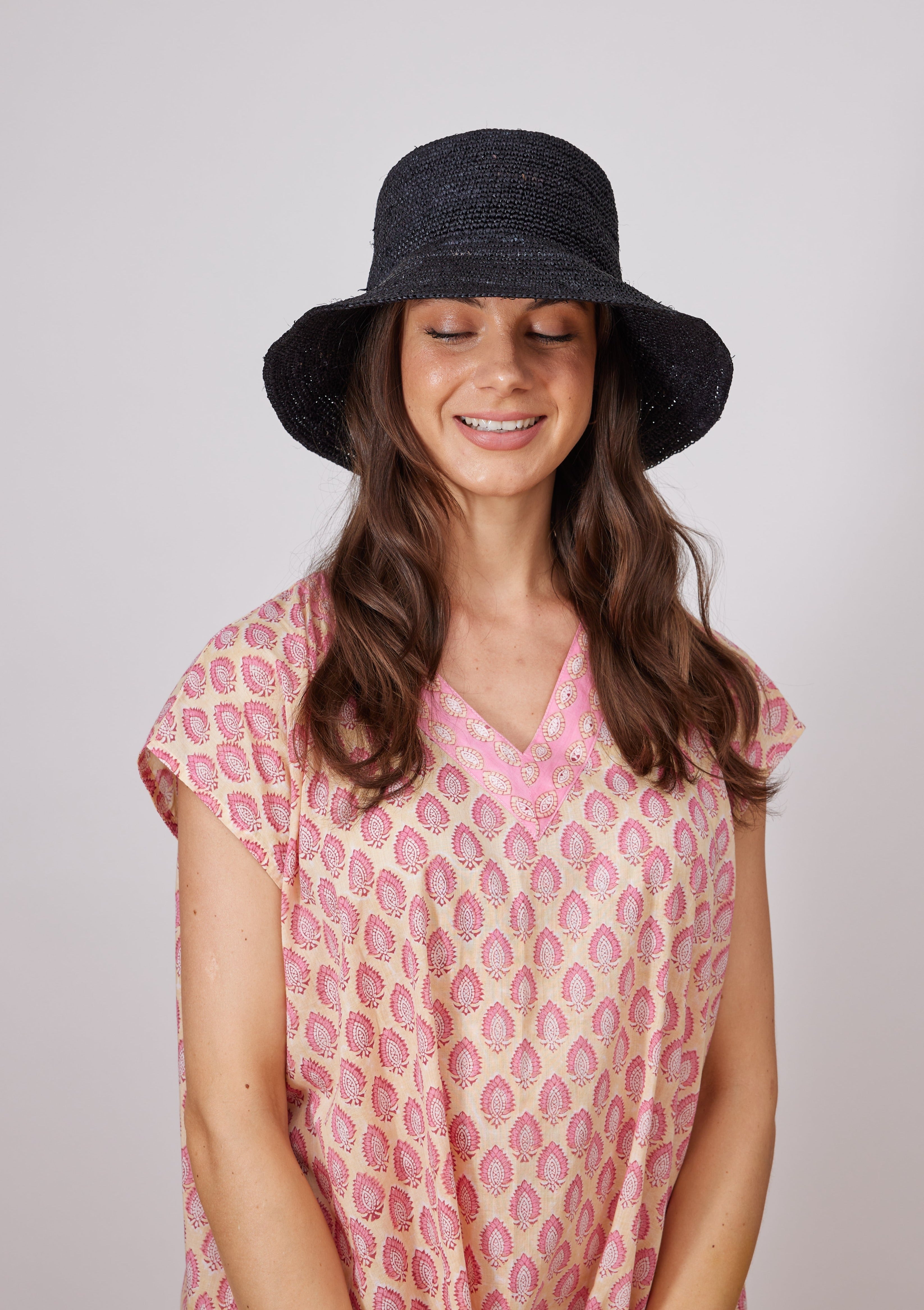 Chic Crochet Bucket Hat- Black