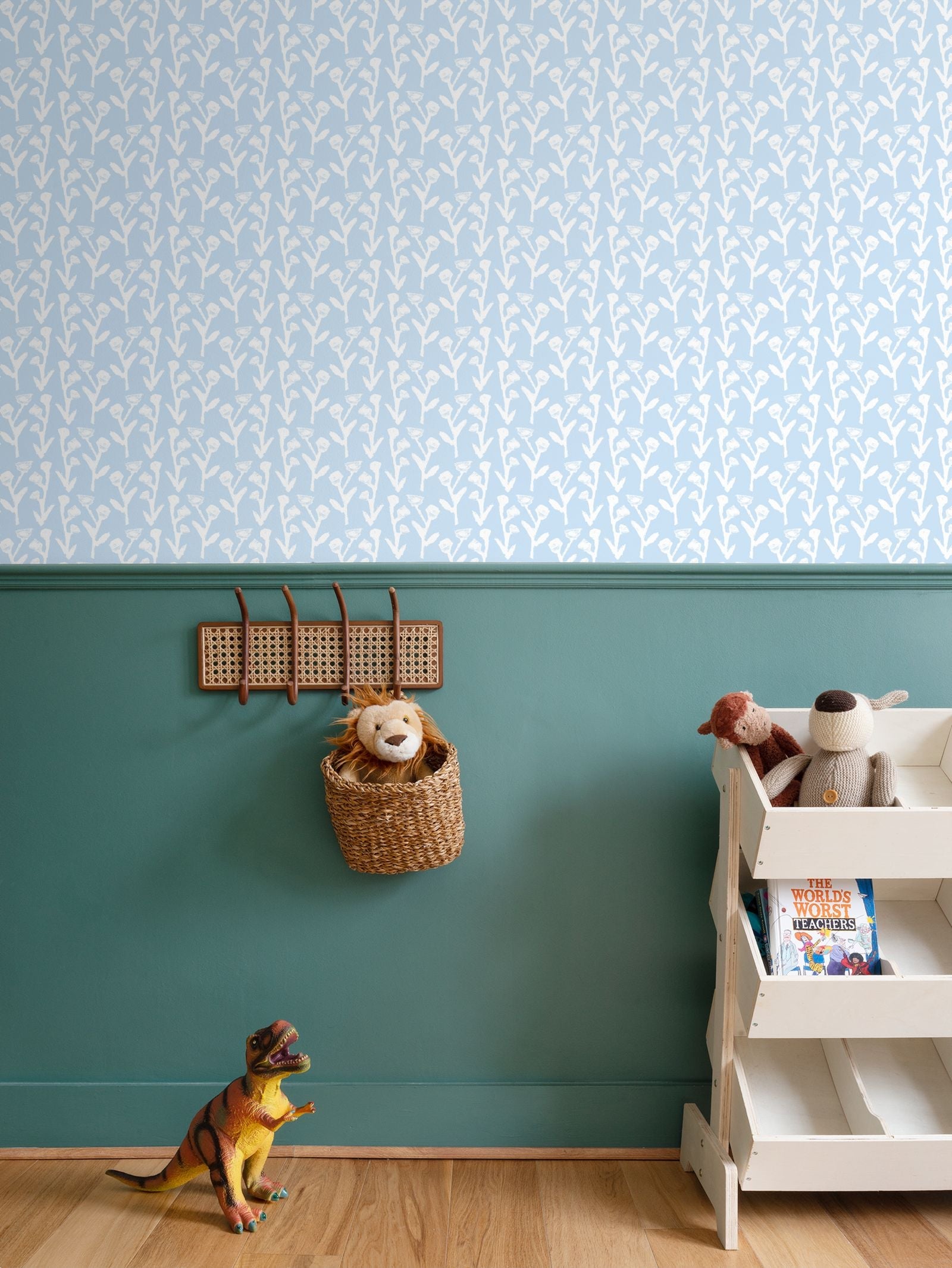 Ivy Manor Wallpaper (bluebird)