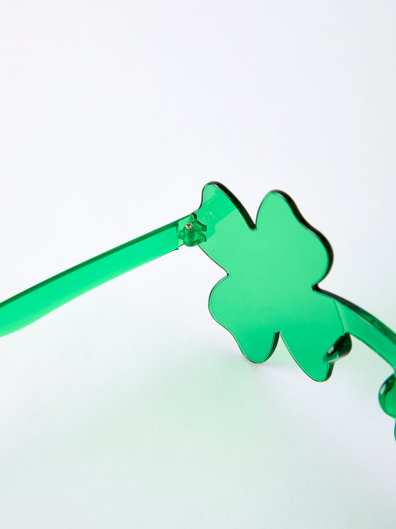 Green Shamrock Shaped Sunglasses For St. Patrick’s Day