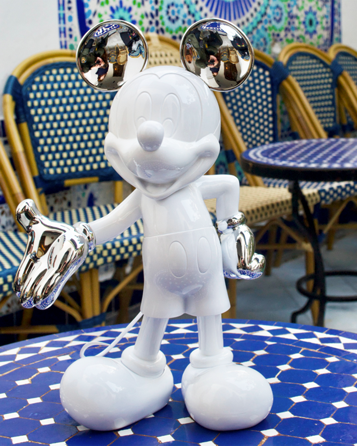 Mickey Mouse Welcome White & Silver 12in