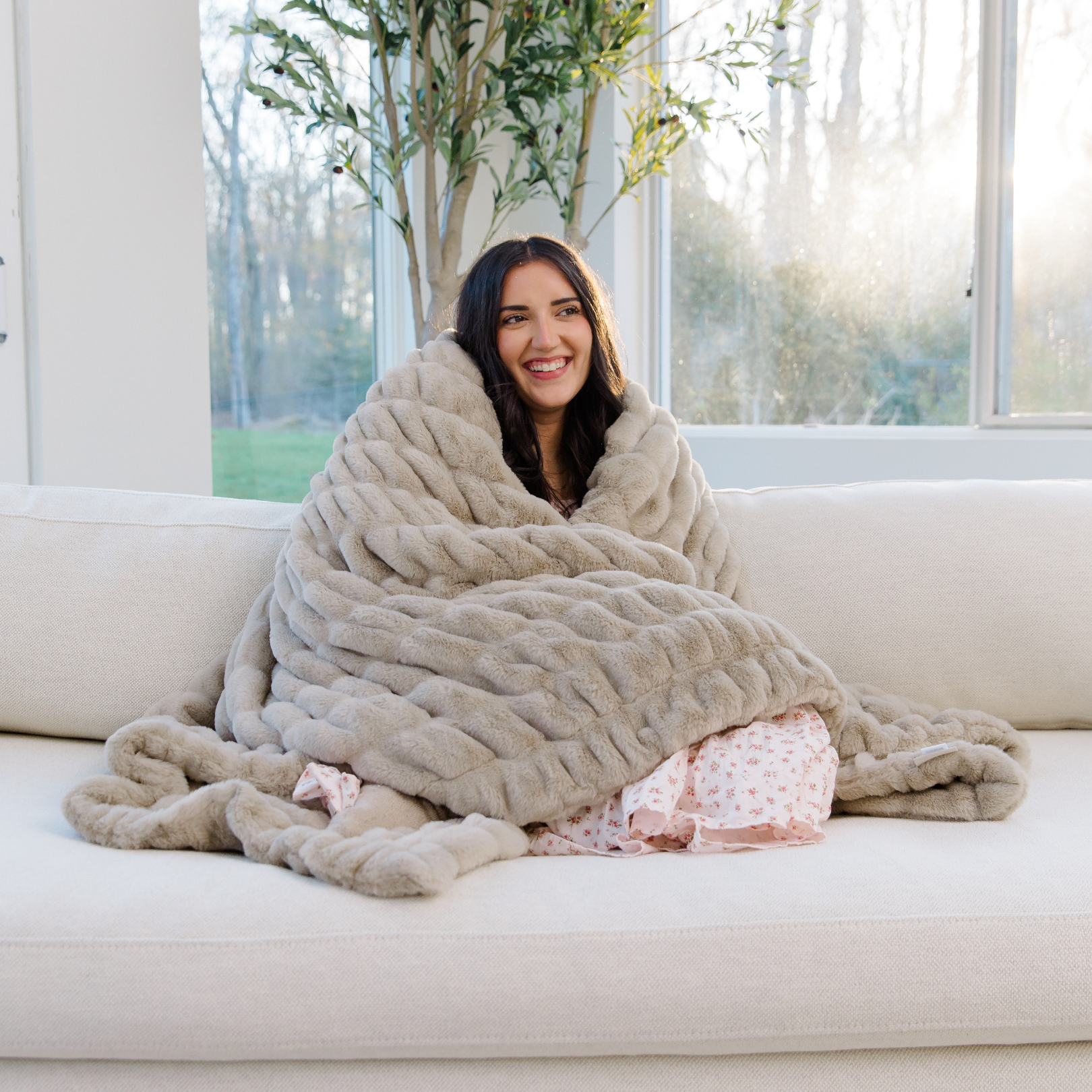 Double Ruched Faux Fur Throw Blankets
