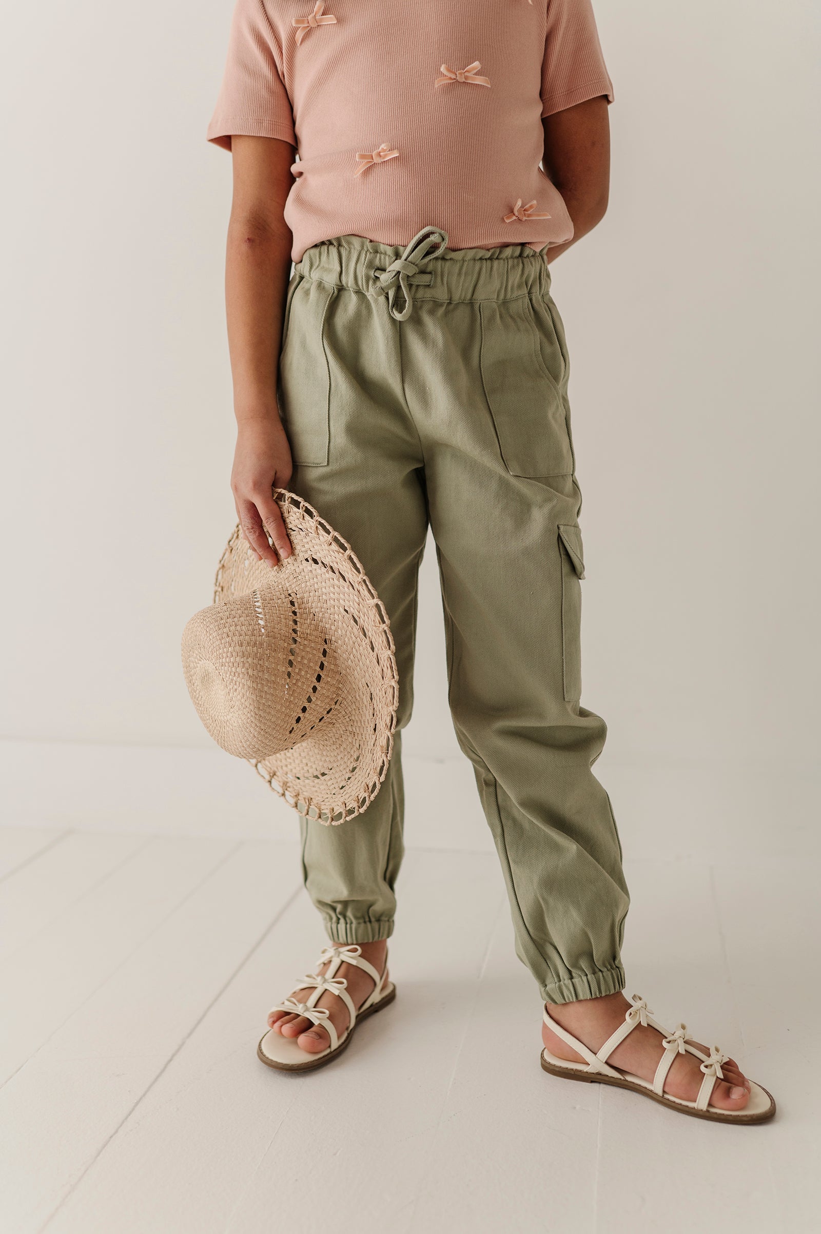 Girls Cargo Utility Pant In Evergreen