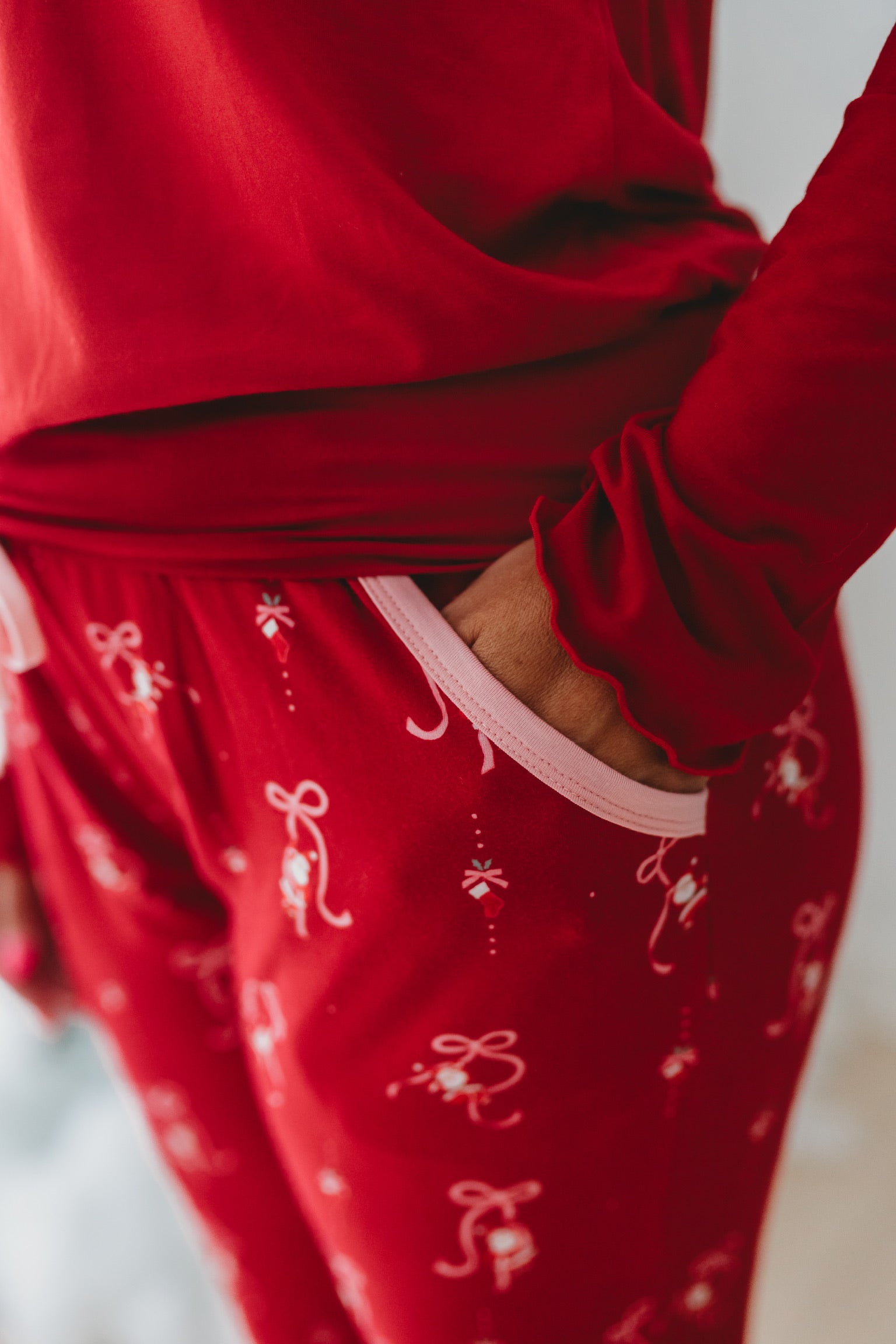 *preorder* Santa's Sleigh Bows Jogger Pants