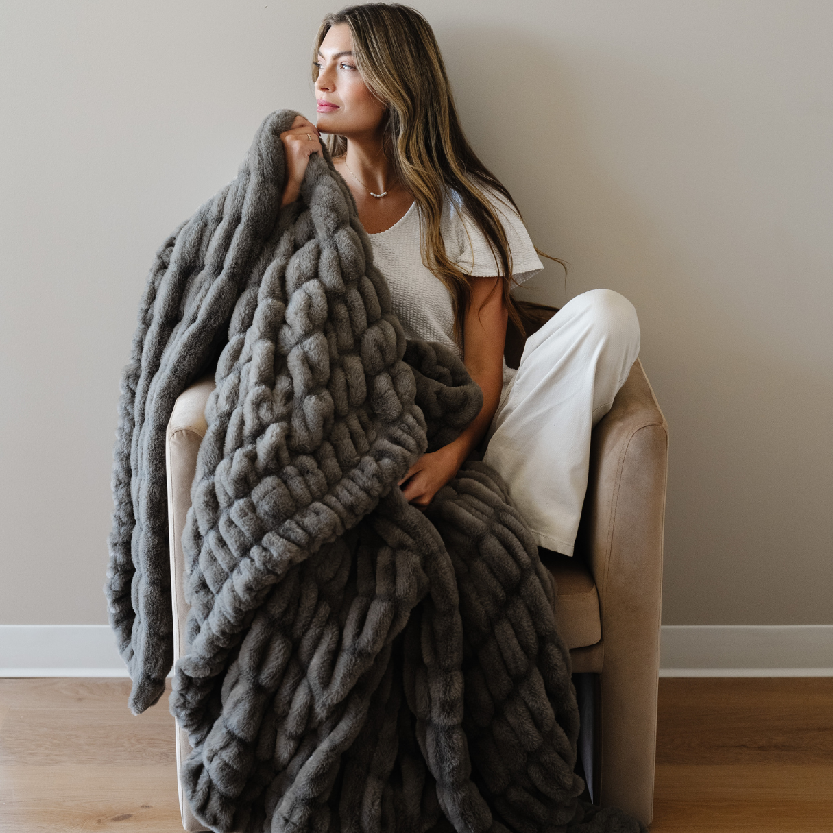 Double Ruched Faux Fur Xl Throw Blankets