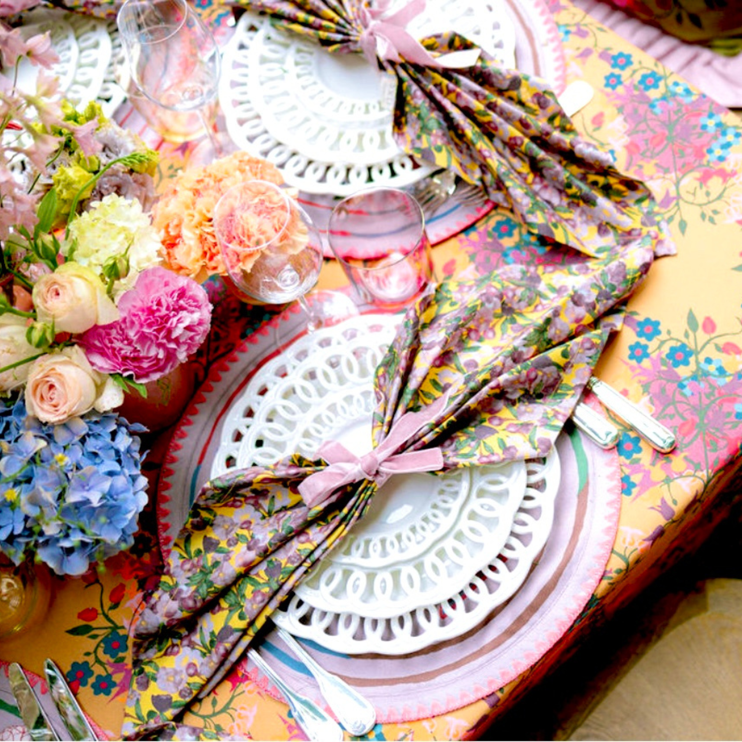 6 Napkins Romance Is Dead Yellow