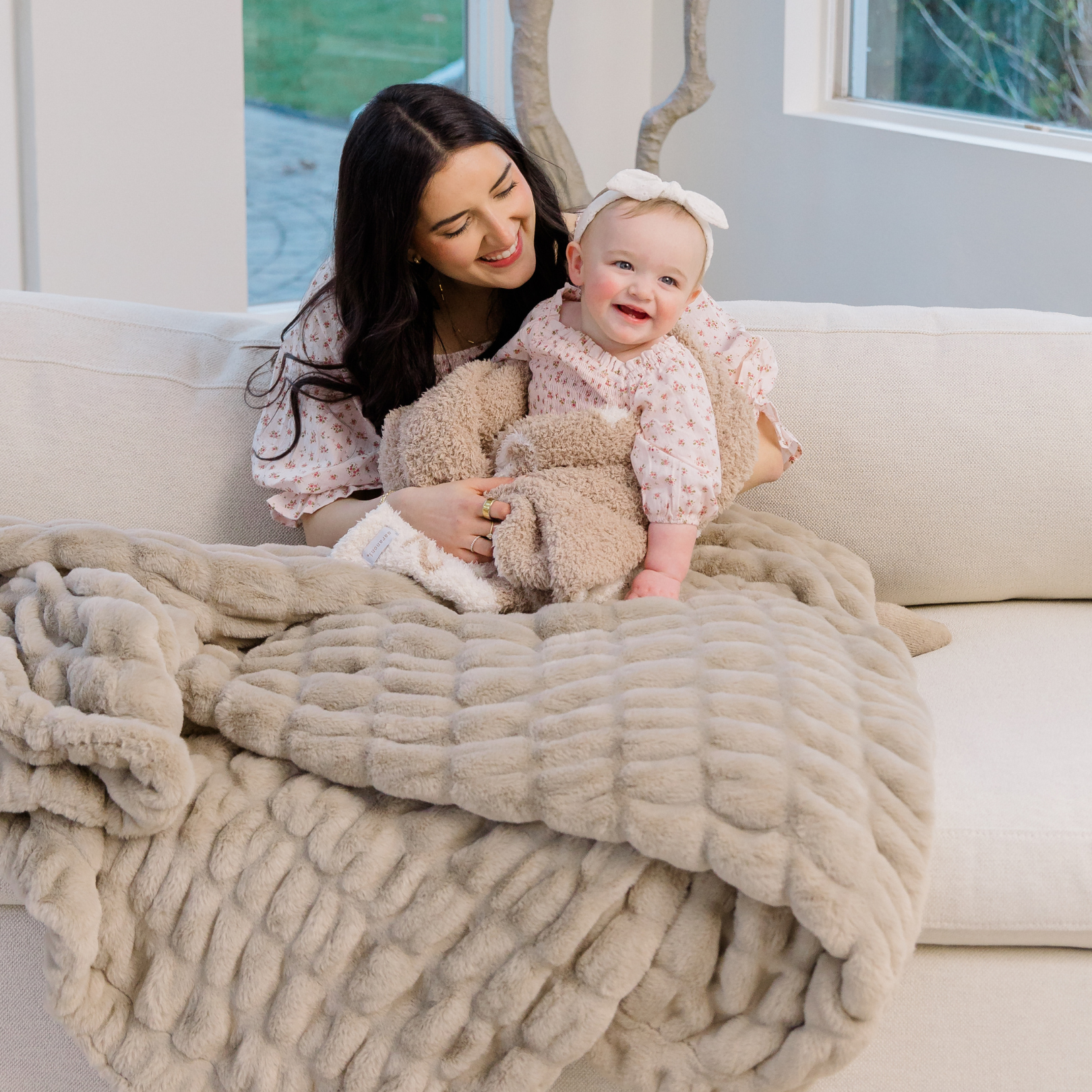 Double Ruched Faux Fur Xl Throw Blankets