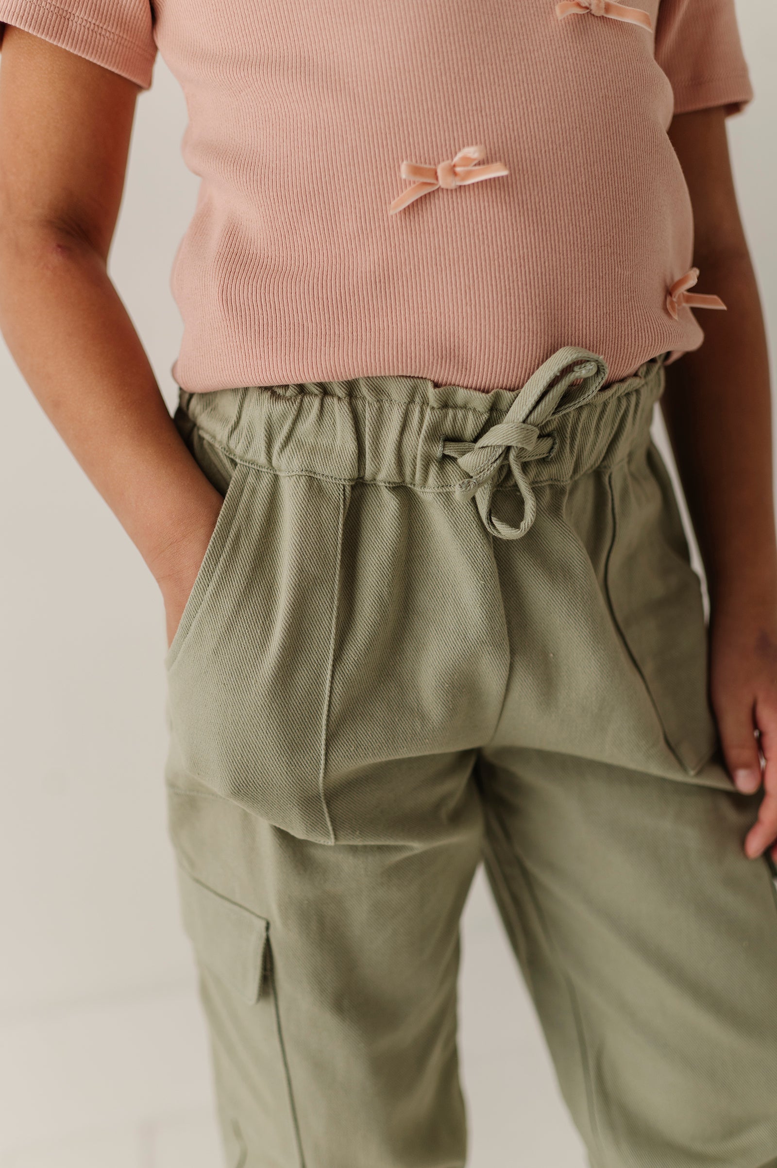 Girls Cargo Utility Pant In Evergreen