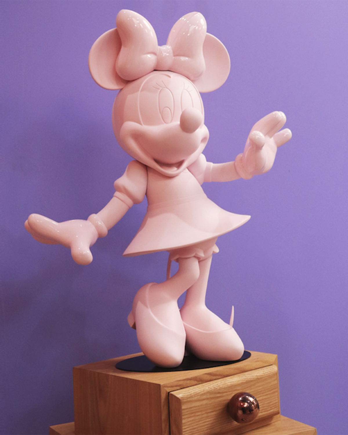 Minnie Mouse Welcome Pastel Pink 24in
