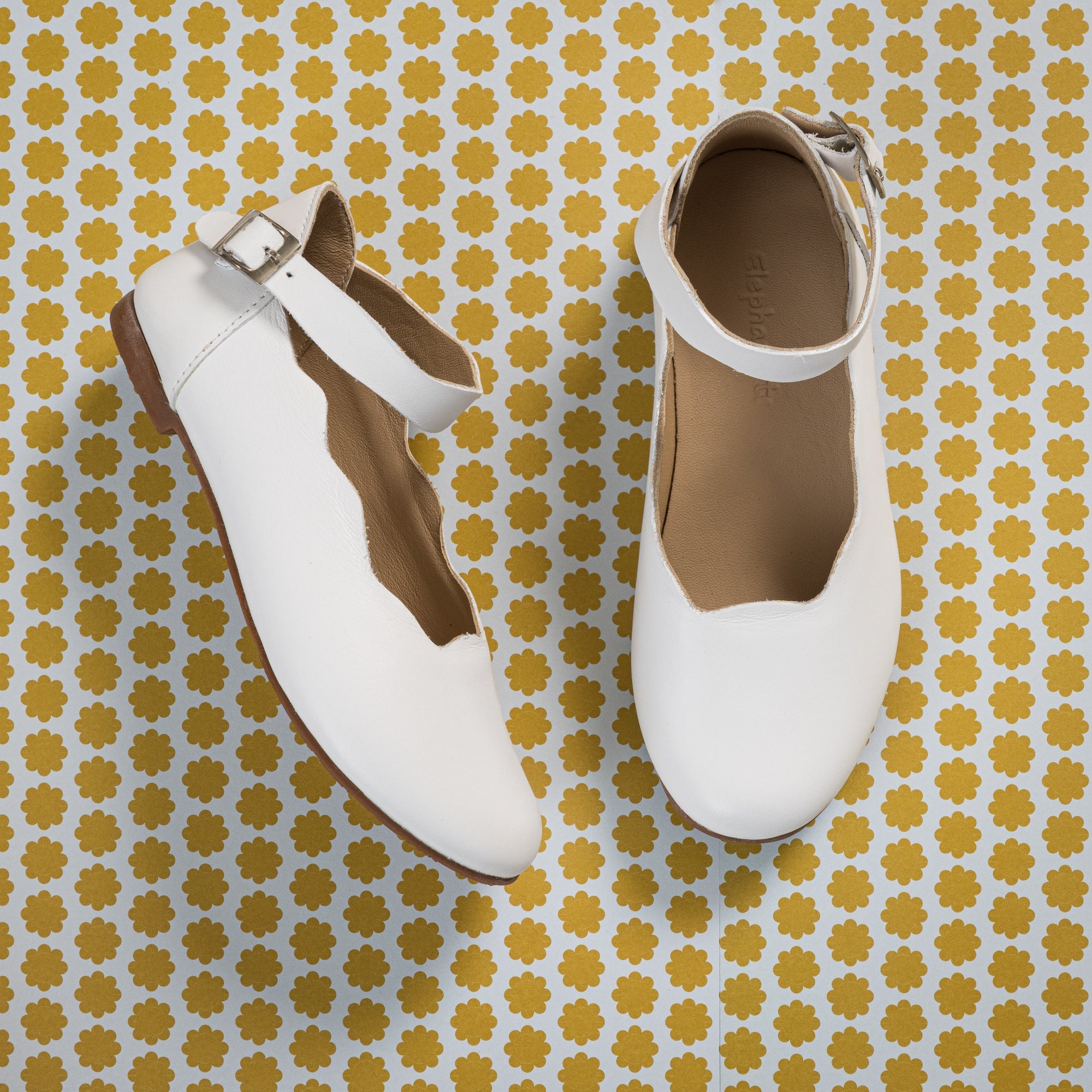Ondina Flats White