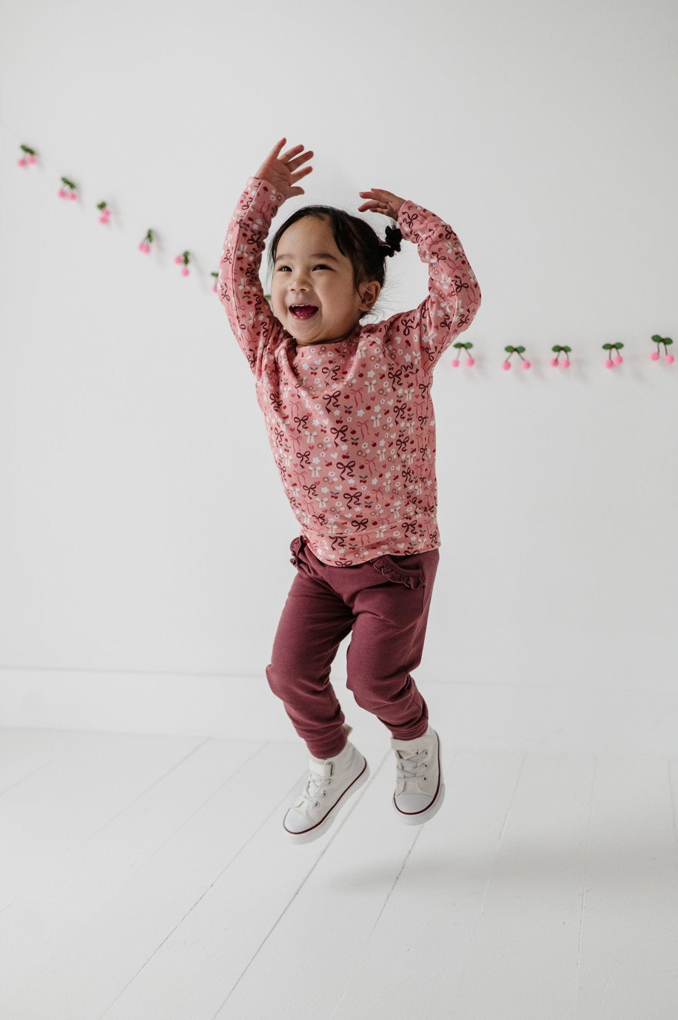 Girls Raglan Sweatshirt In Cherry Hearts