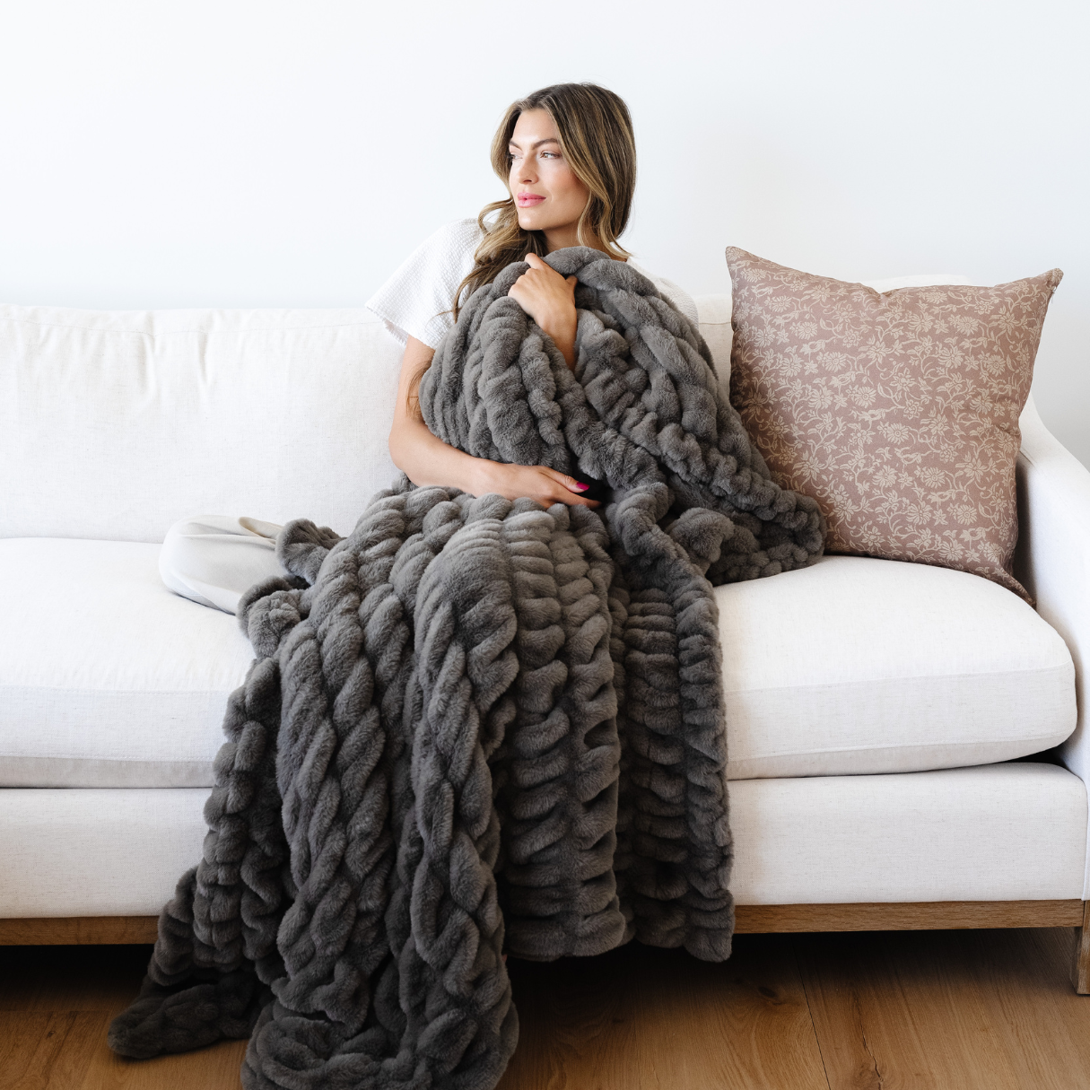 Double Ruched Faux Fur Xl Throw Blankets